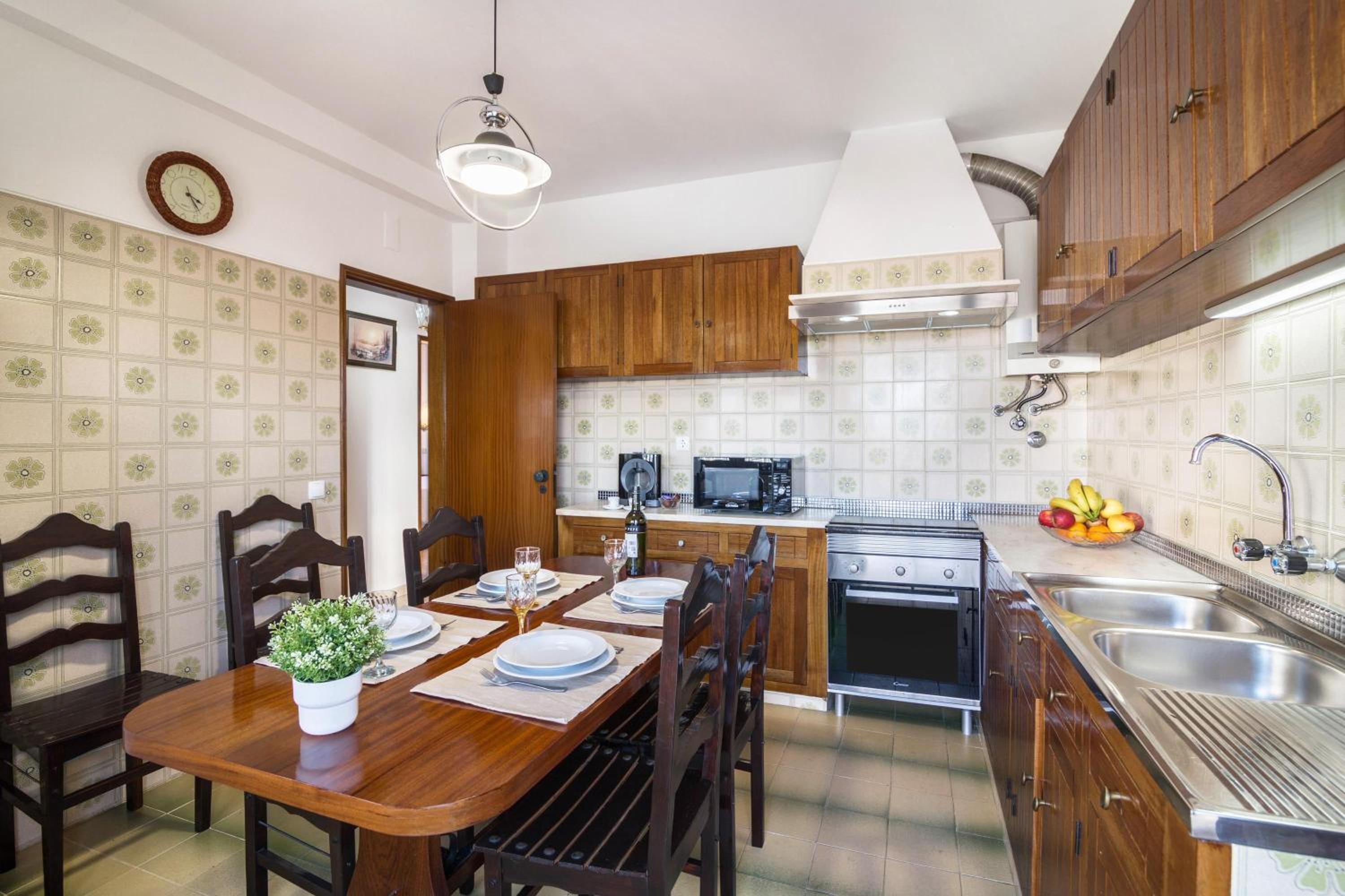 Three-Bedroom Premium Apartment with Balcony photo 3