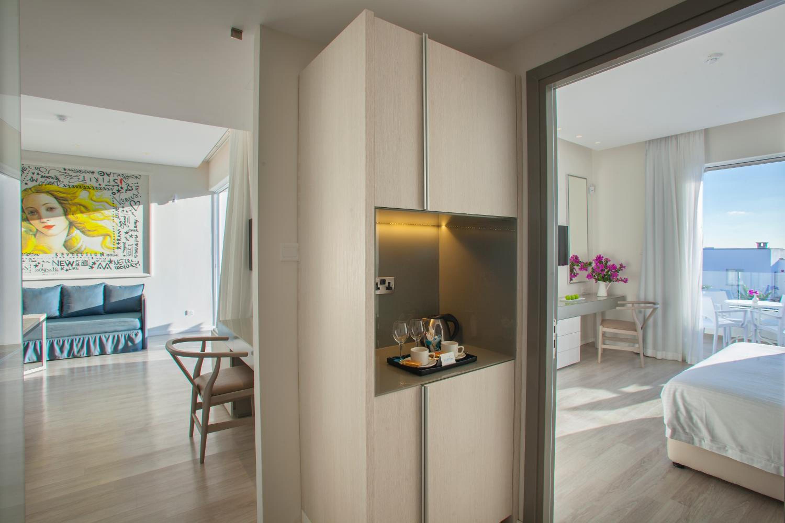 Two-Bedroom Suite - Photo 2