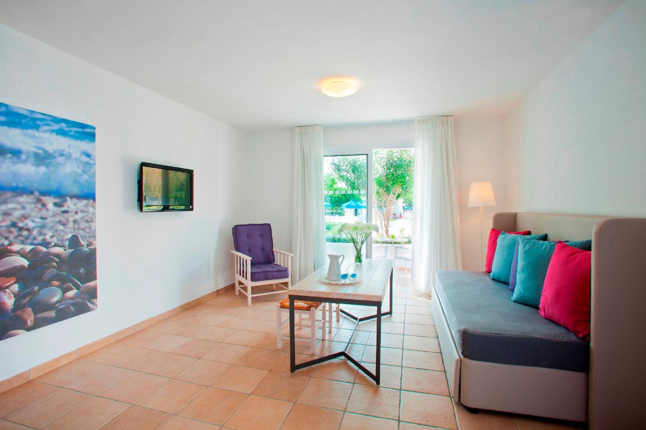 One-Bedroom Apartment - Photo 6