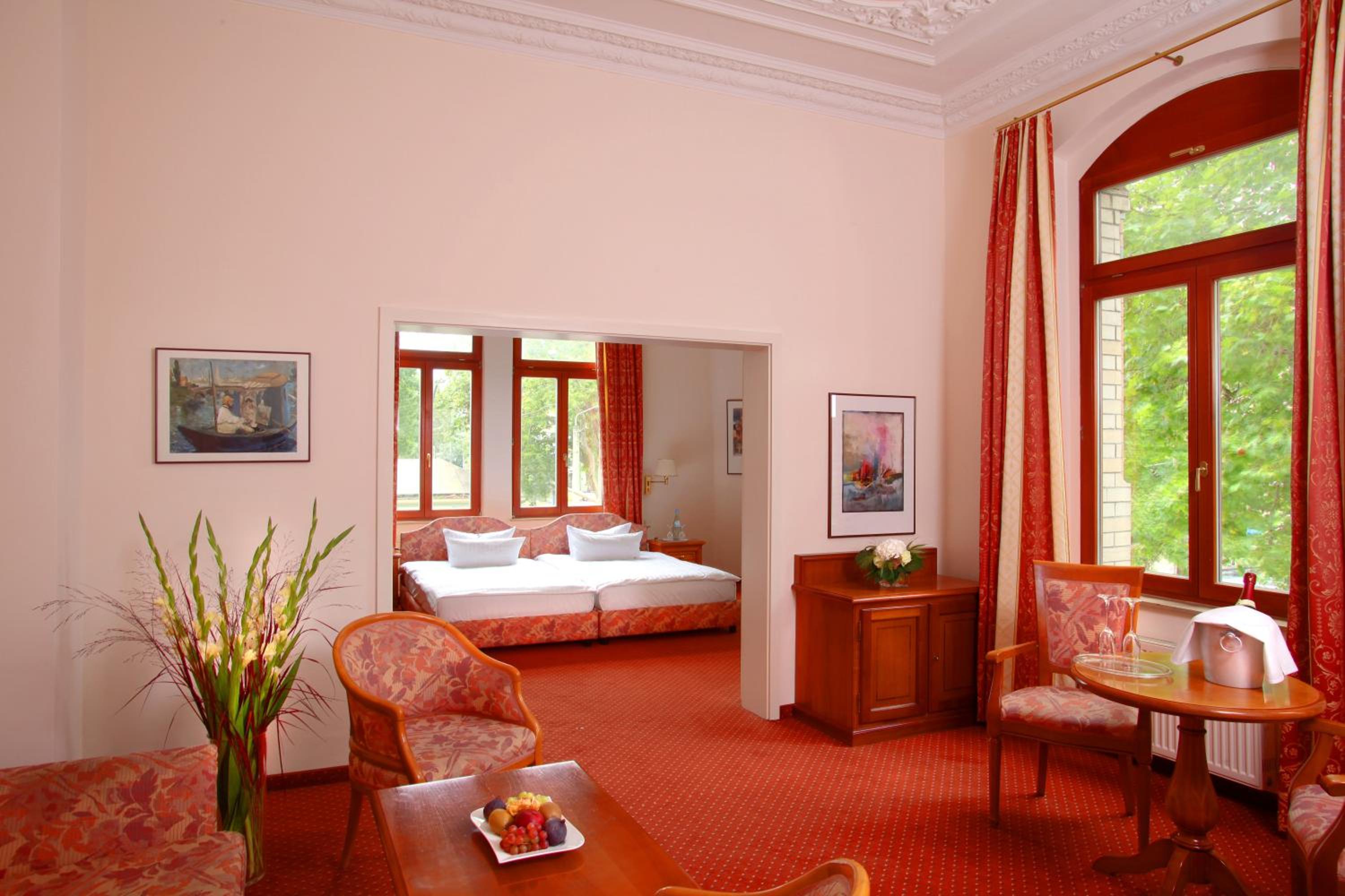 Suite - Photo 6