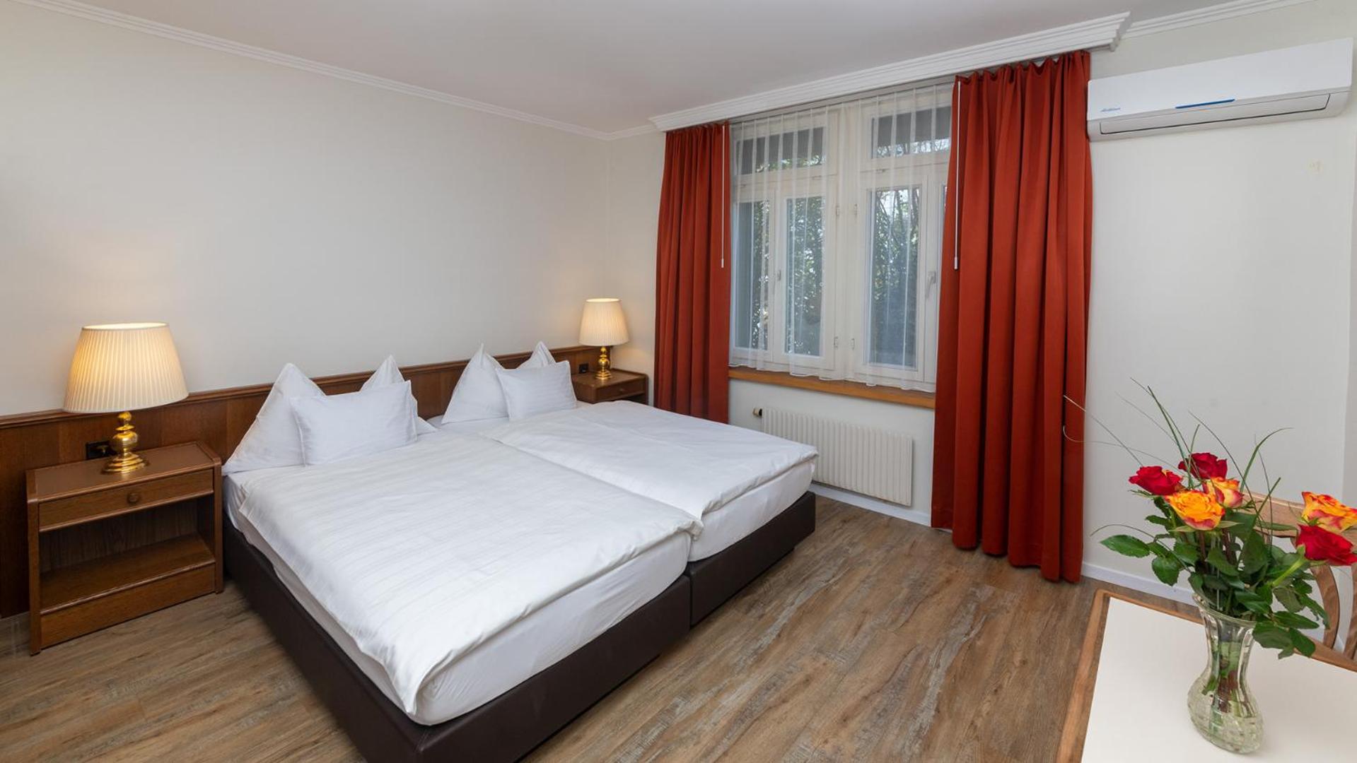 Economy Double Room photo 2