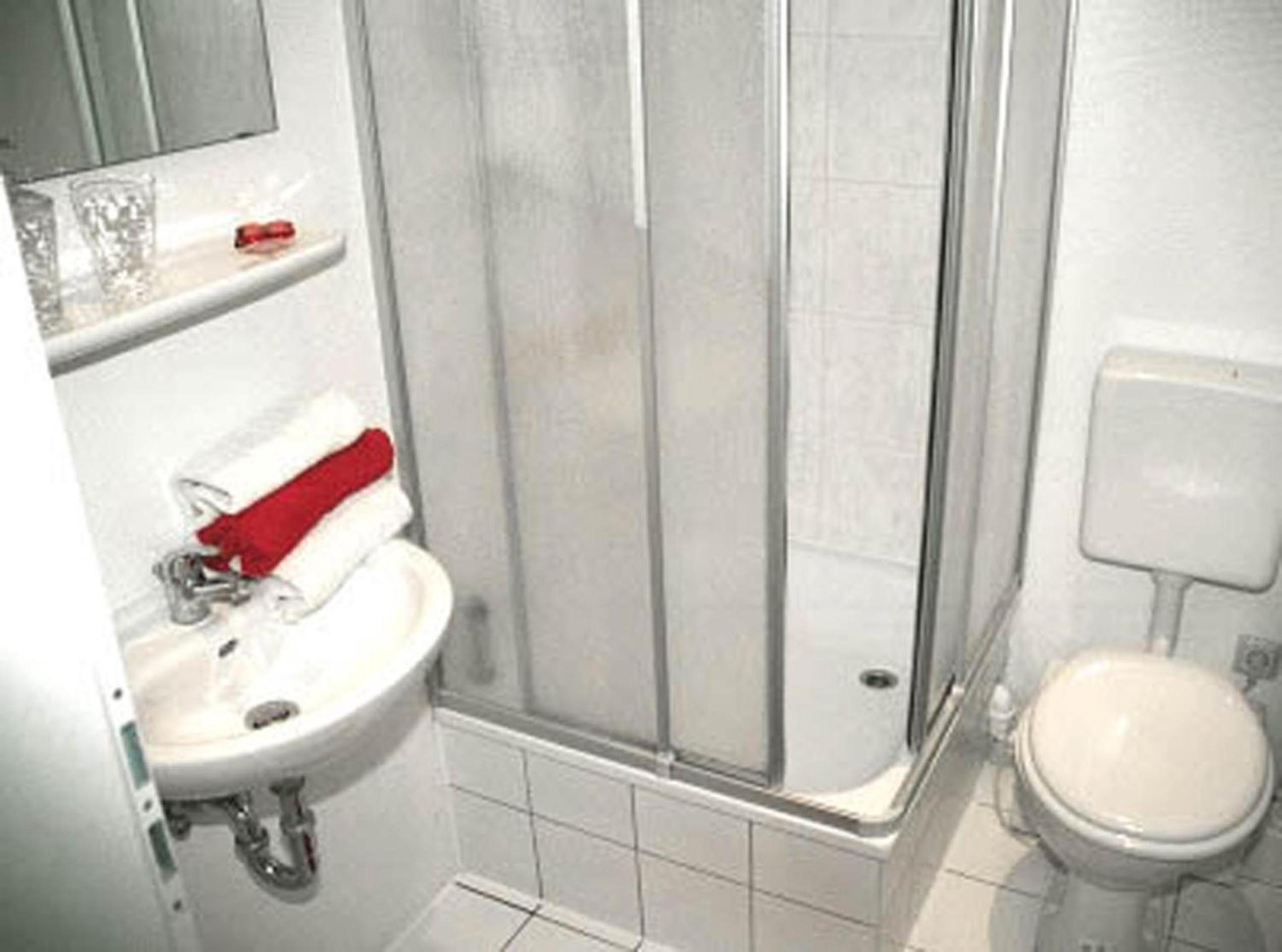 Single Room photo 2