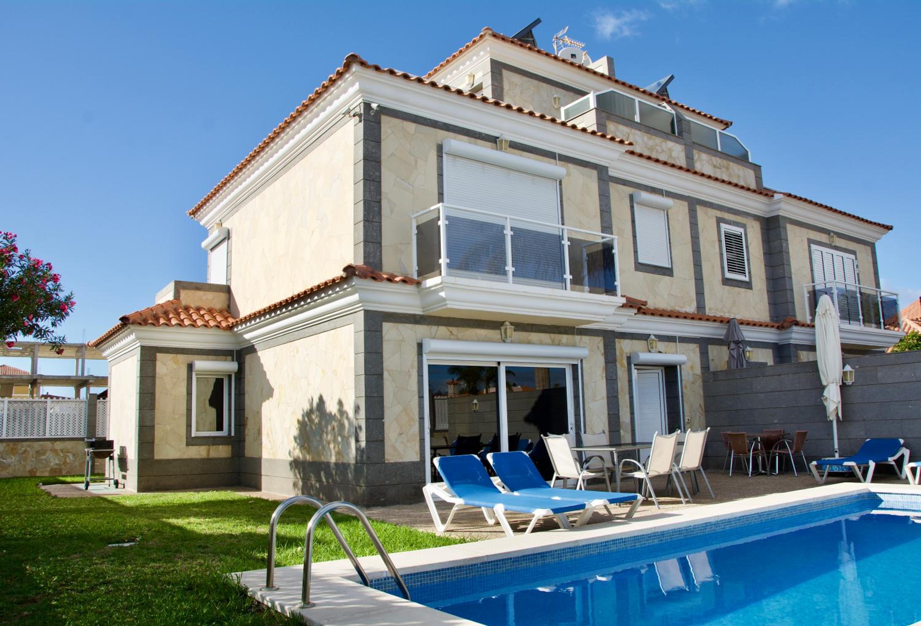 Villa with Private Pool photo 3
