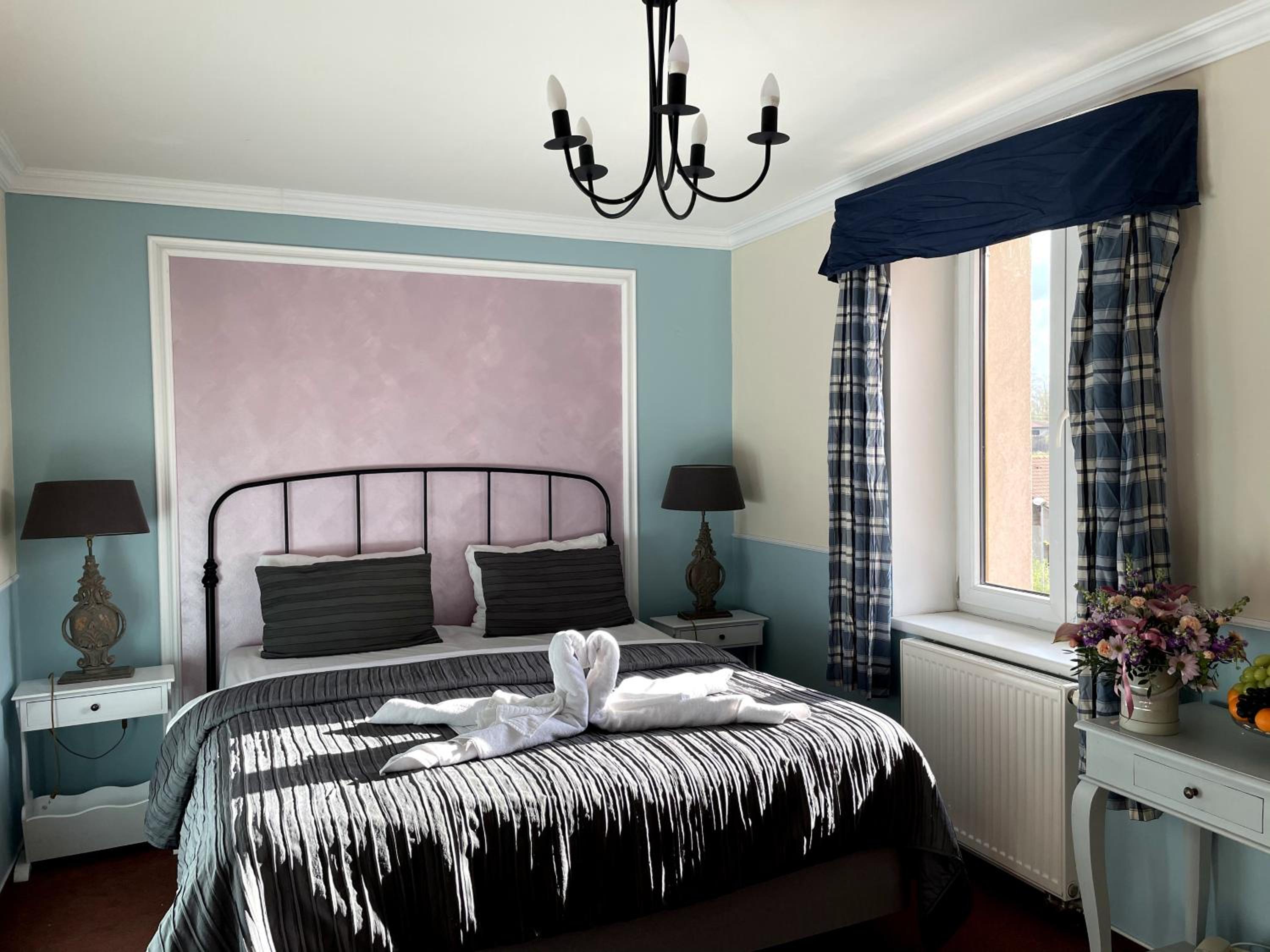 Standard Double Room - Photo 2