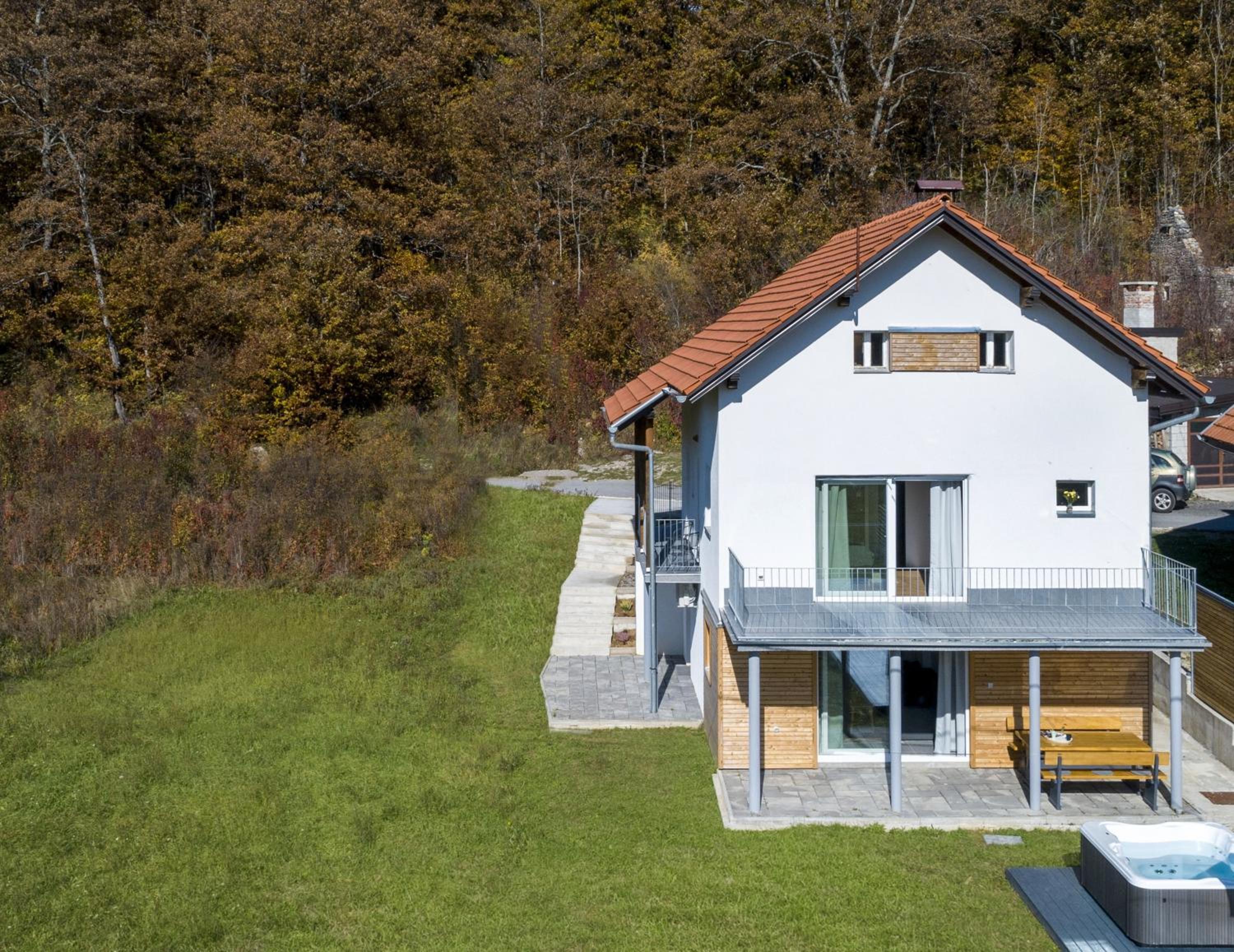 Three-Bedroom House - Photo 24