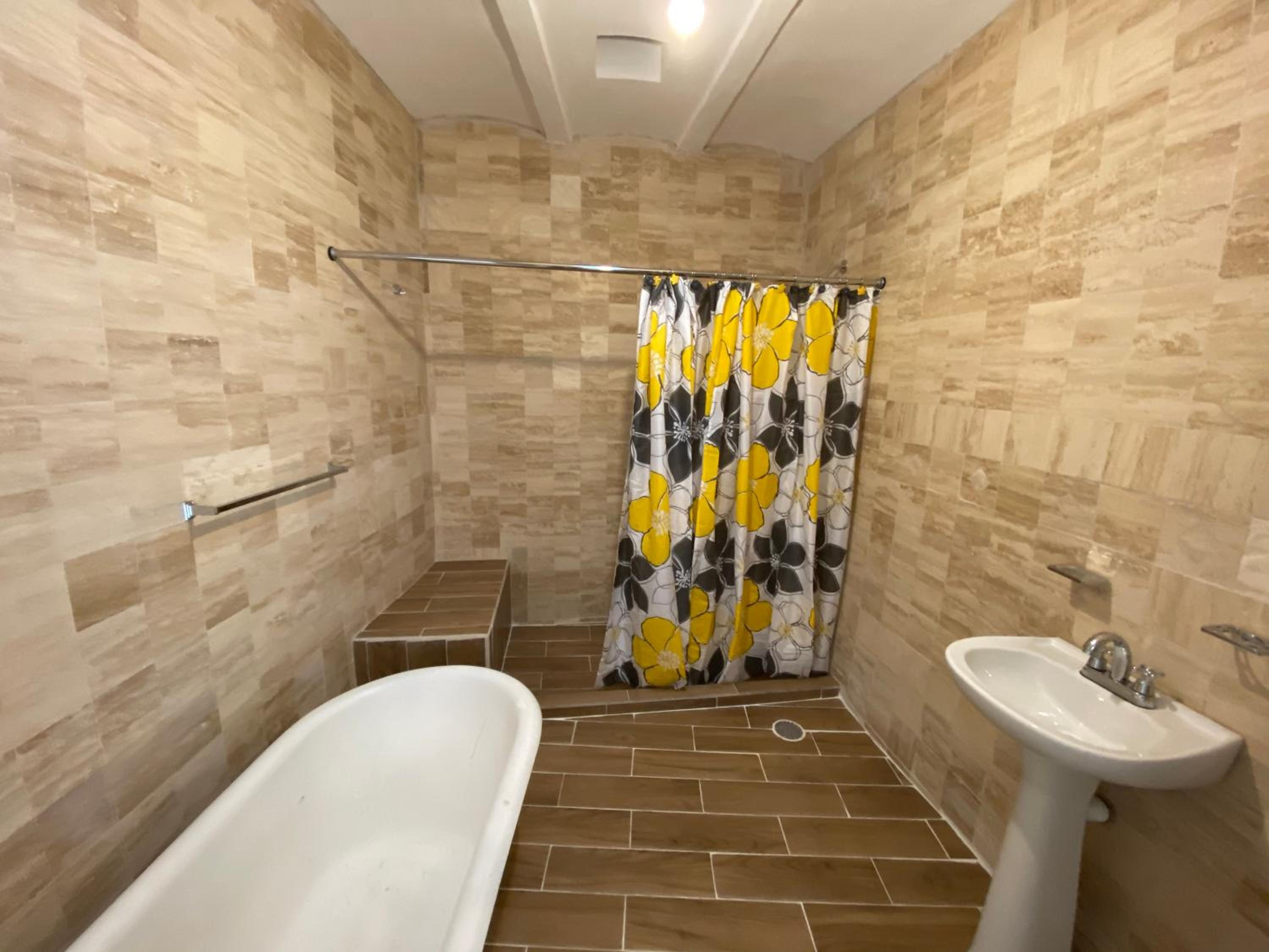 Family Room with Bath - Photo 4
