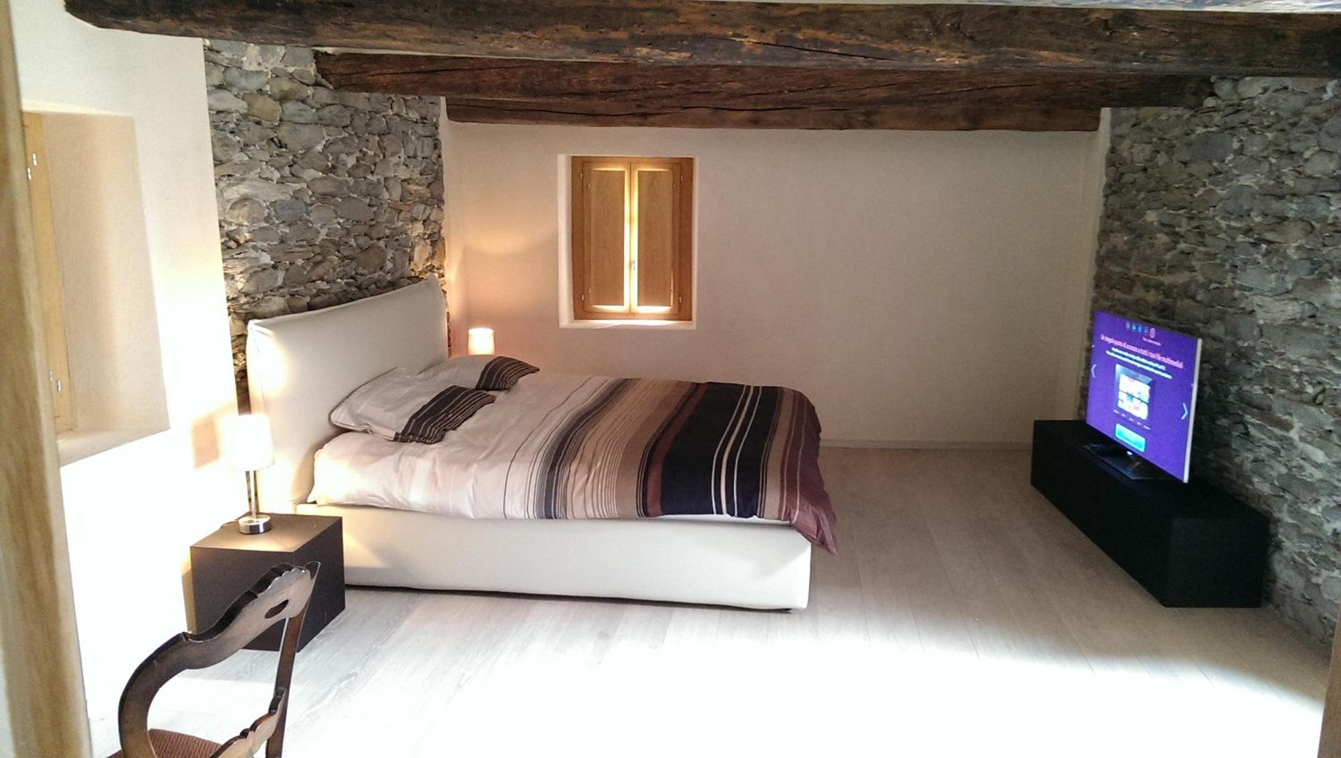Apartment with Terrace - Photo 1