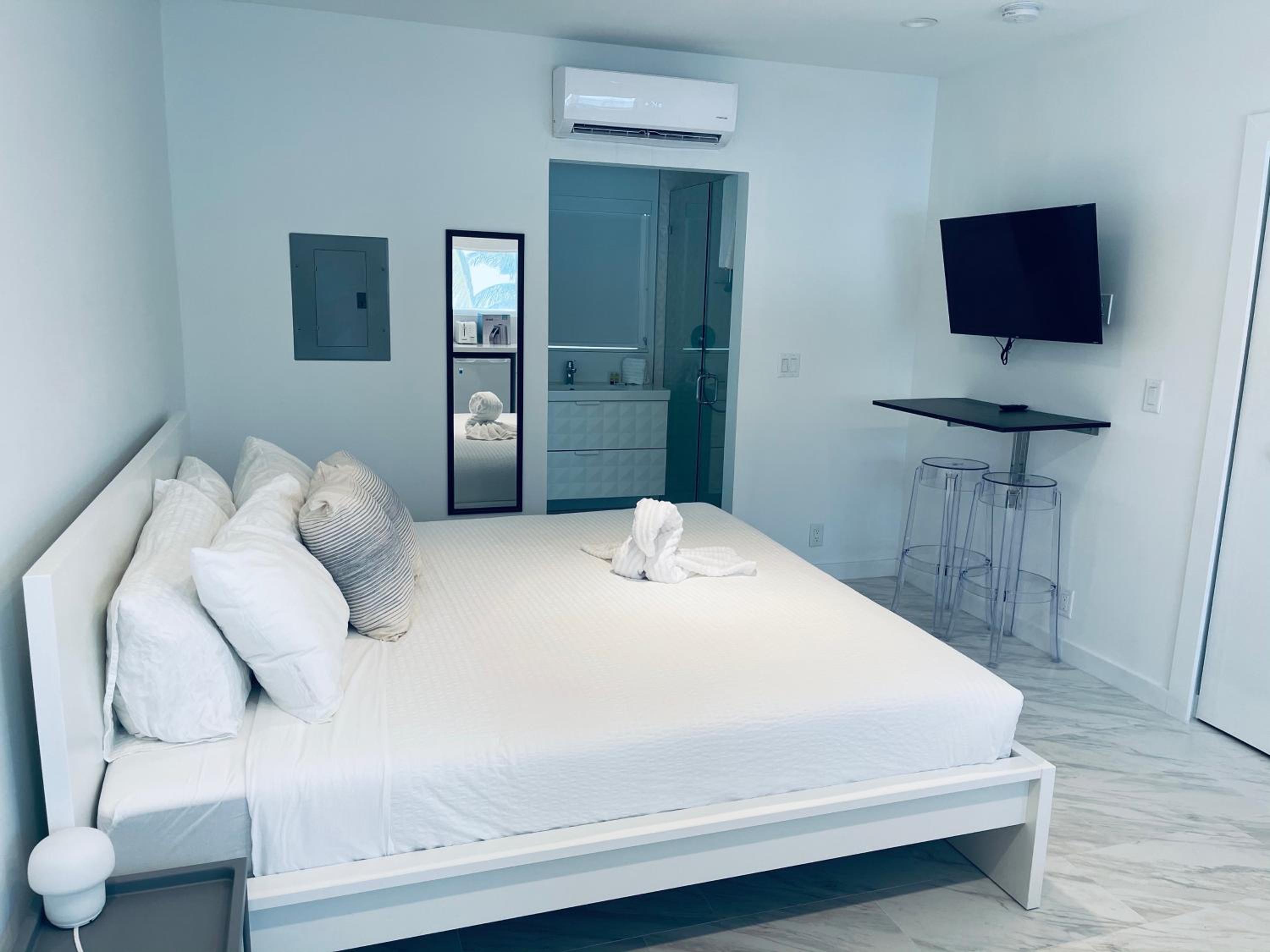 Studio Apartment with Sea View