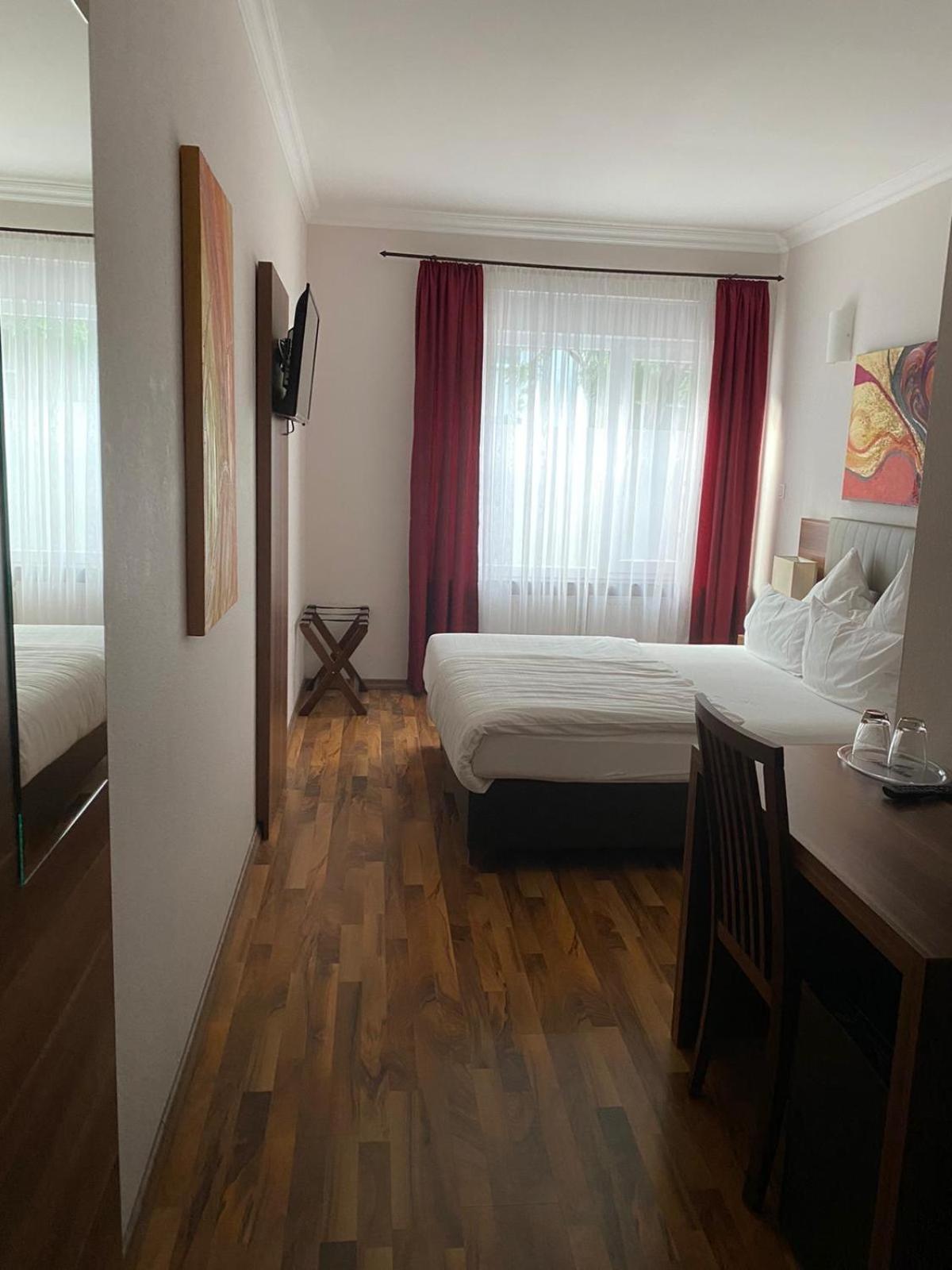 Double Room - Photo 1