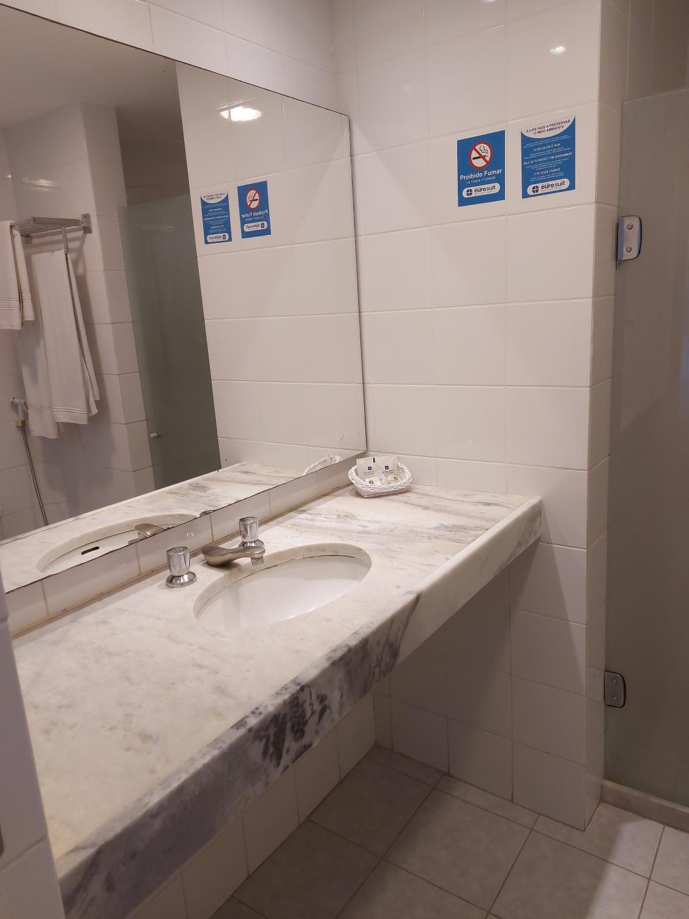 Standard Double or Twin Room - Photo 4