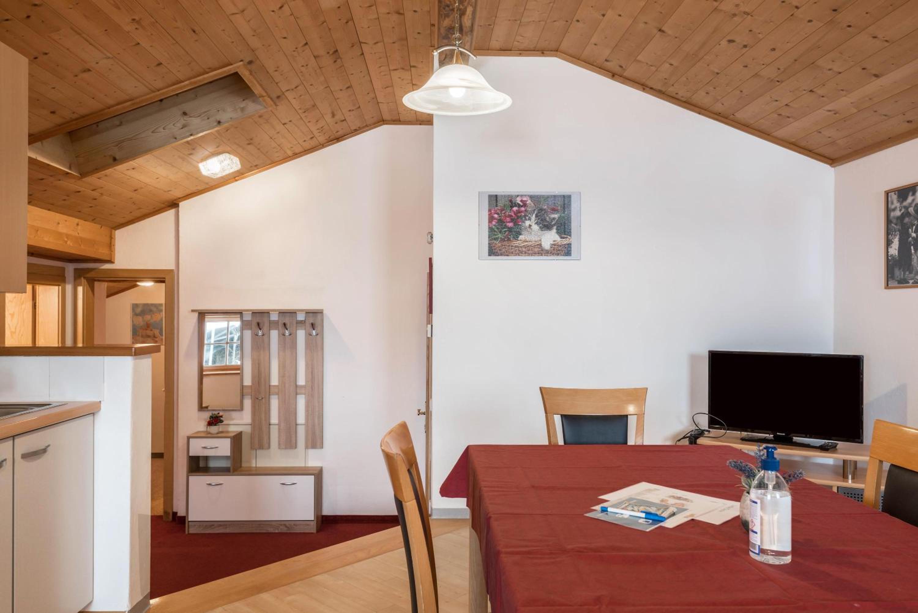 Two-Bedroom Deluxe Apartment with Balcony photo 3