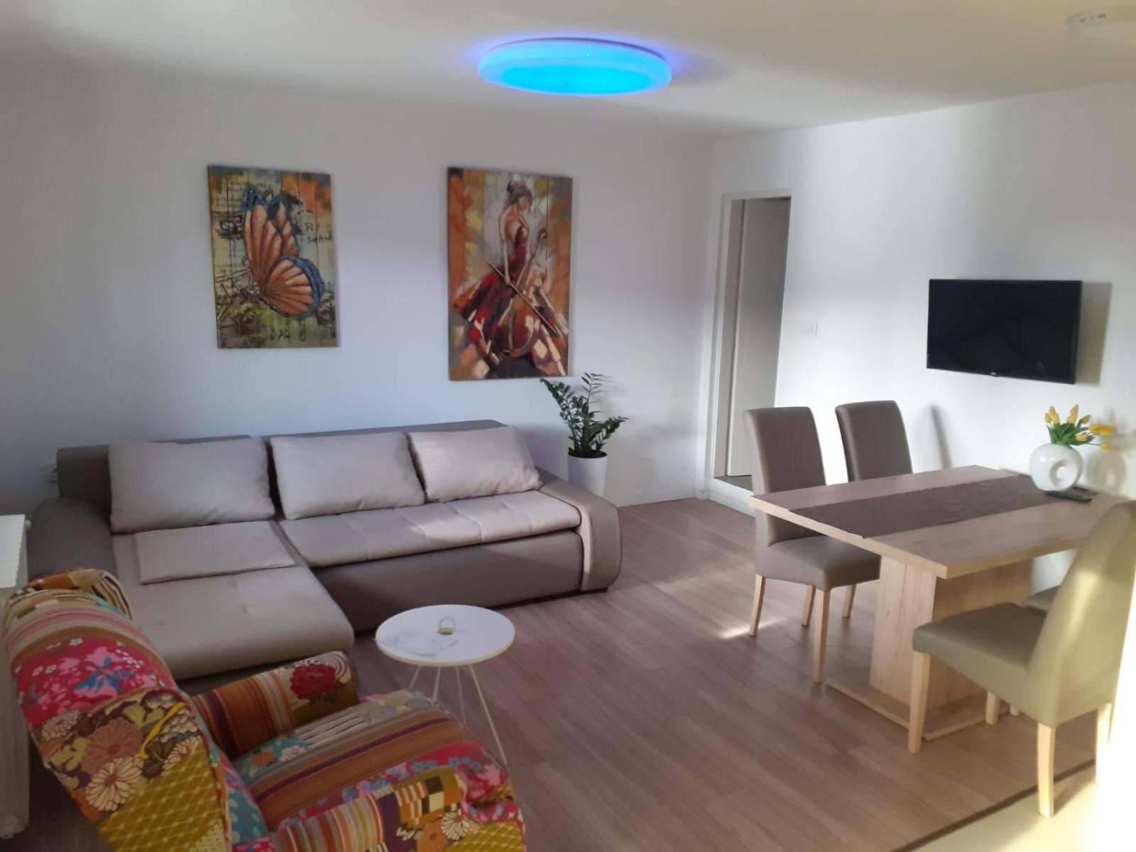One-Bedroom Apartment - Photo 1
