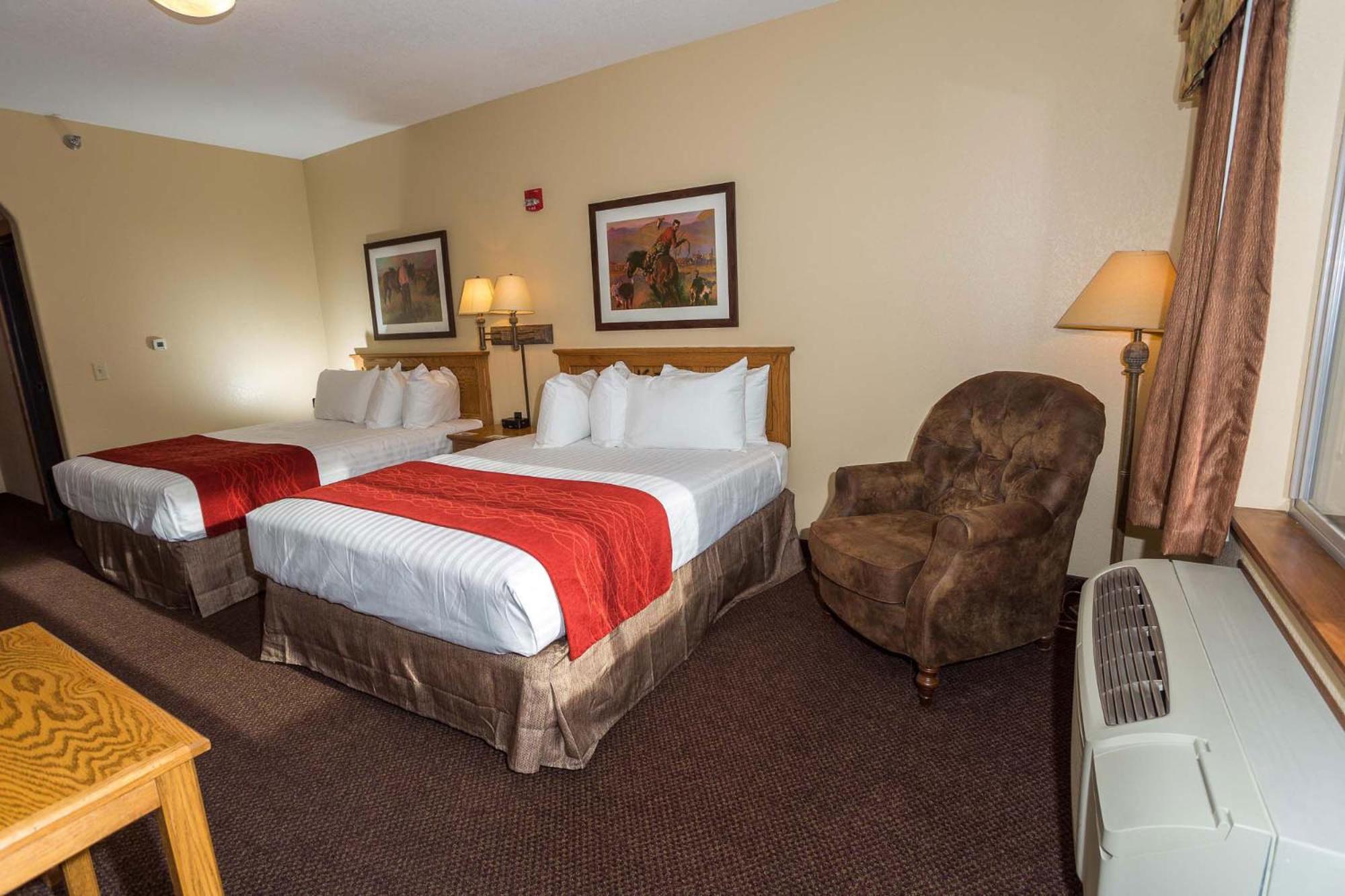 Queen Room with Two Queen Beds and Mountain View - Accessible/Non-Smoking