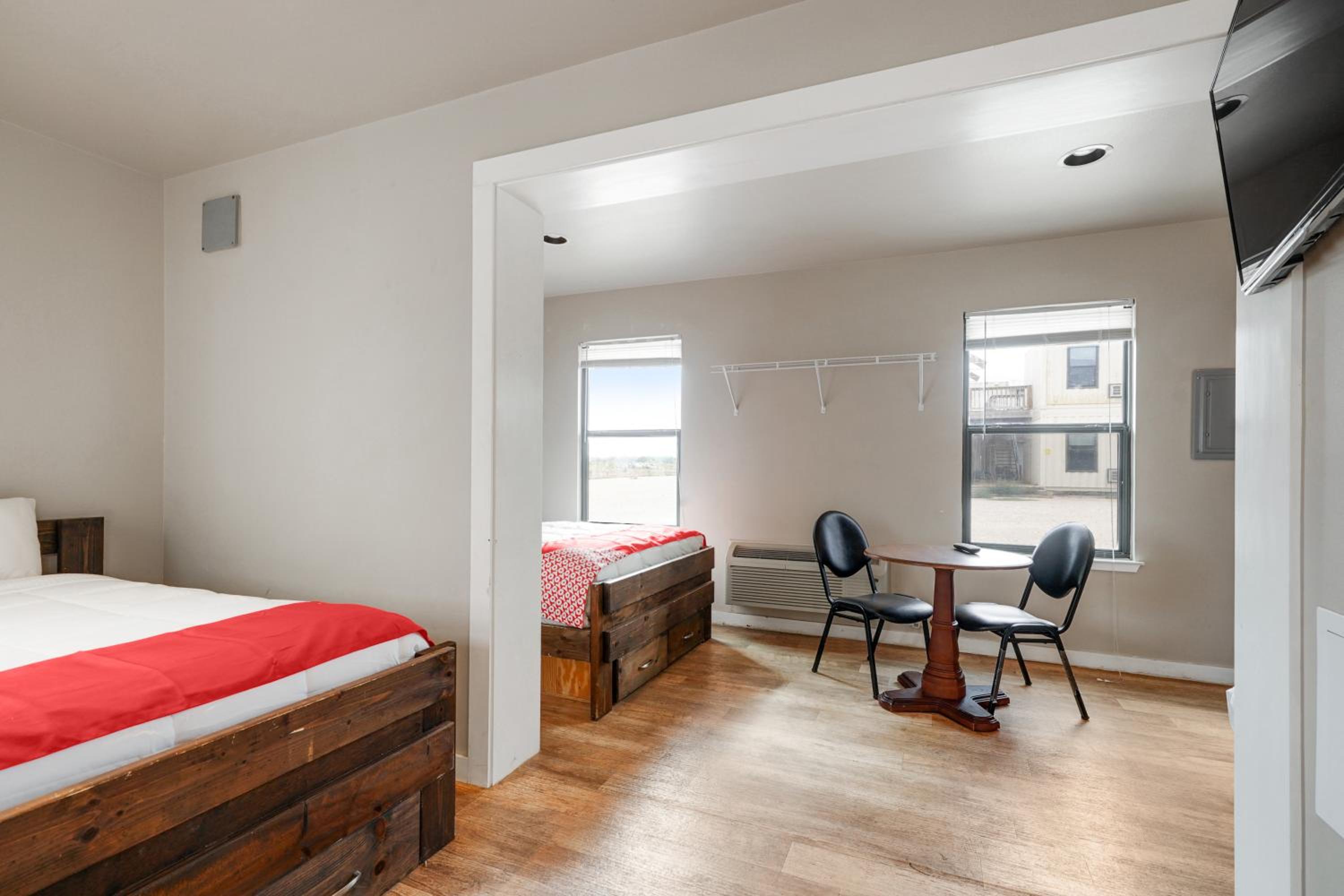 Premium 2 Full Bed with Kitchenette - Photo 7