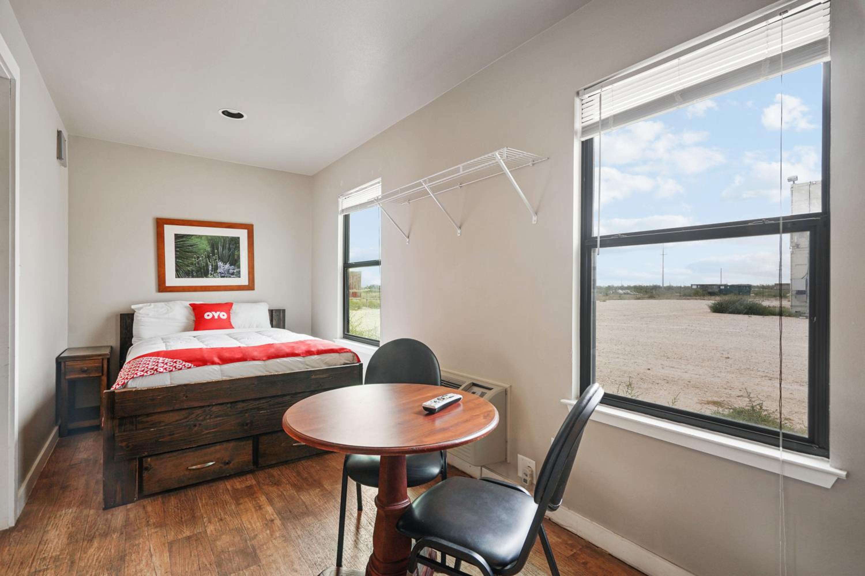 Premium 2 Full Bed with Kitchenette - Photo 13