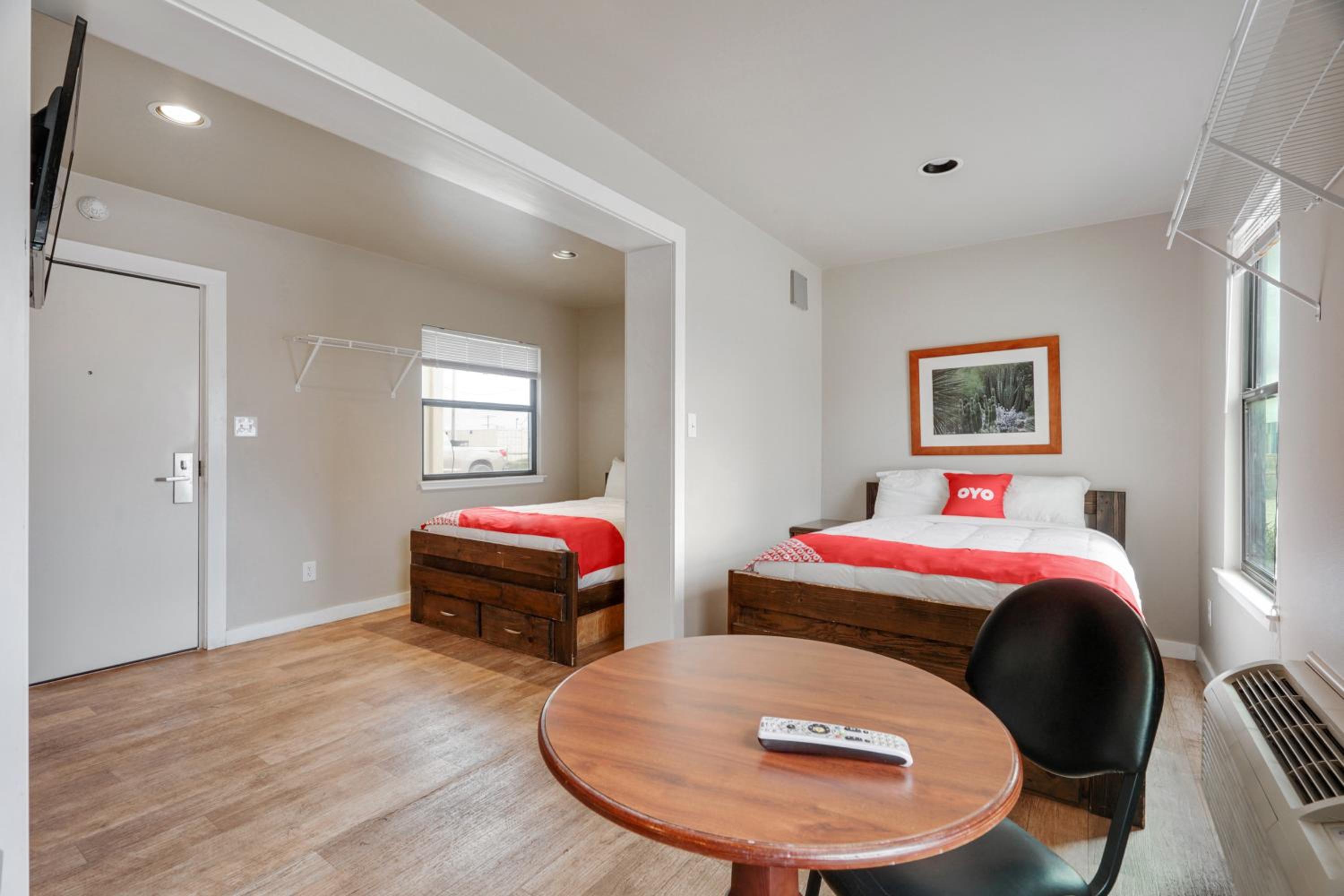 Premium 2 Full Bed with Kitchenette - Photo 12