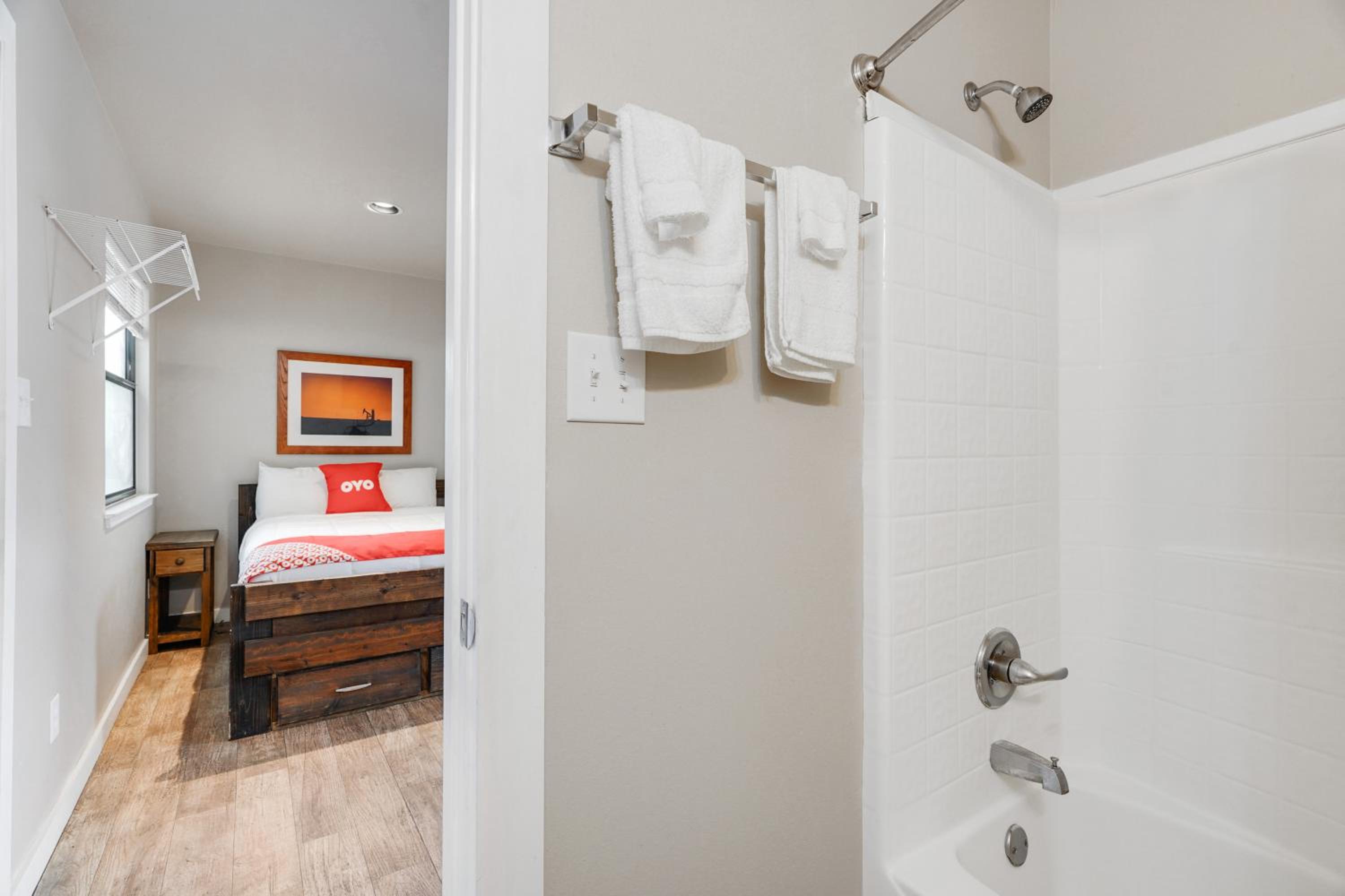 Premium 2 Full Bed with Kitchenette - Photo 2