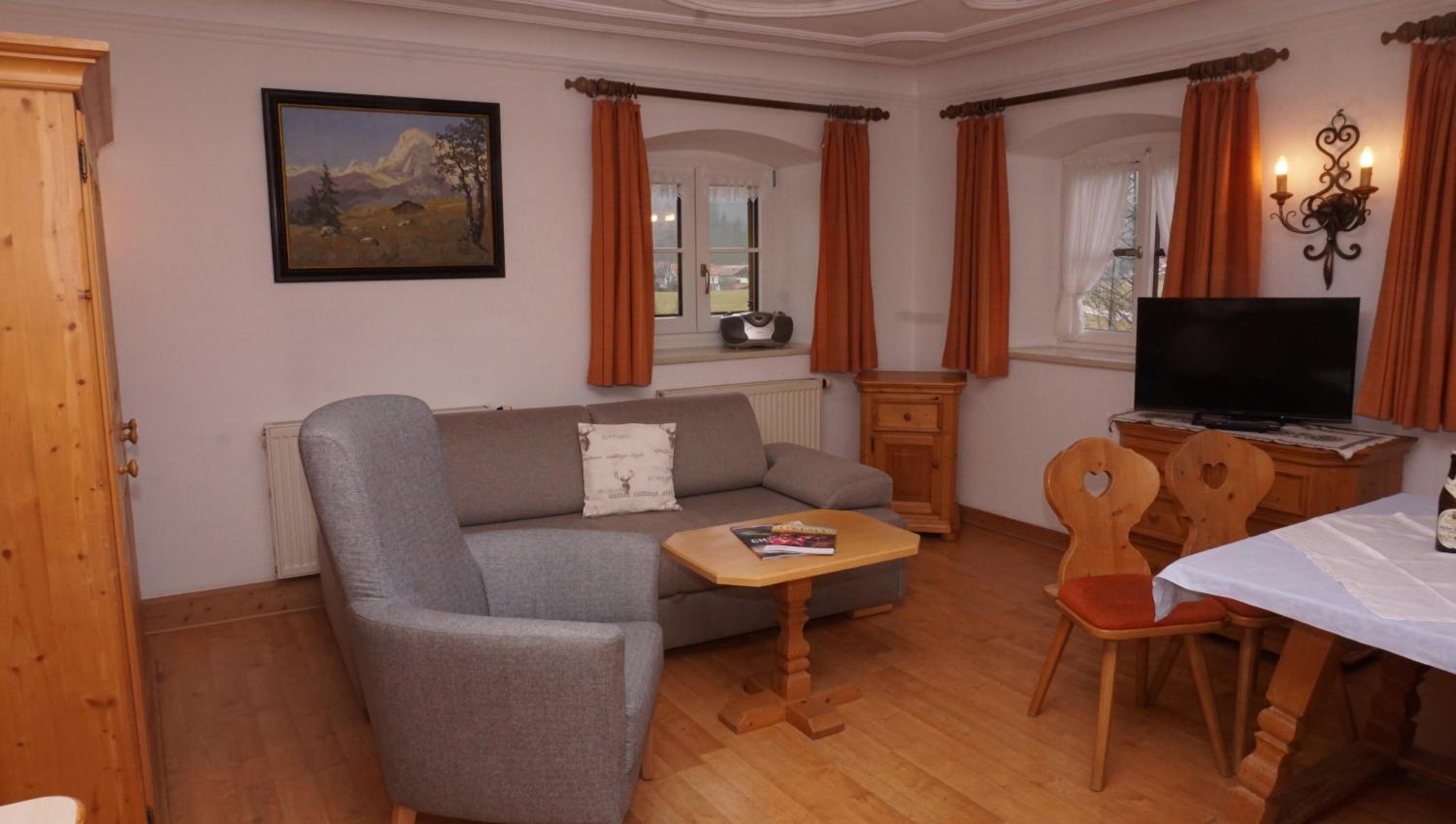 Apartment with Mountain View photo 1
