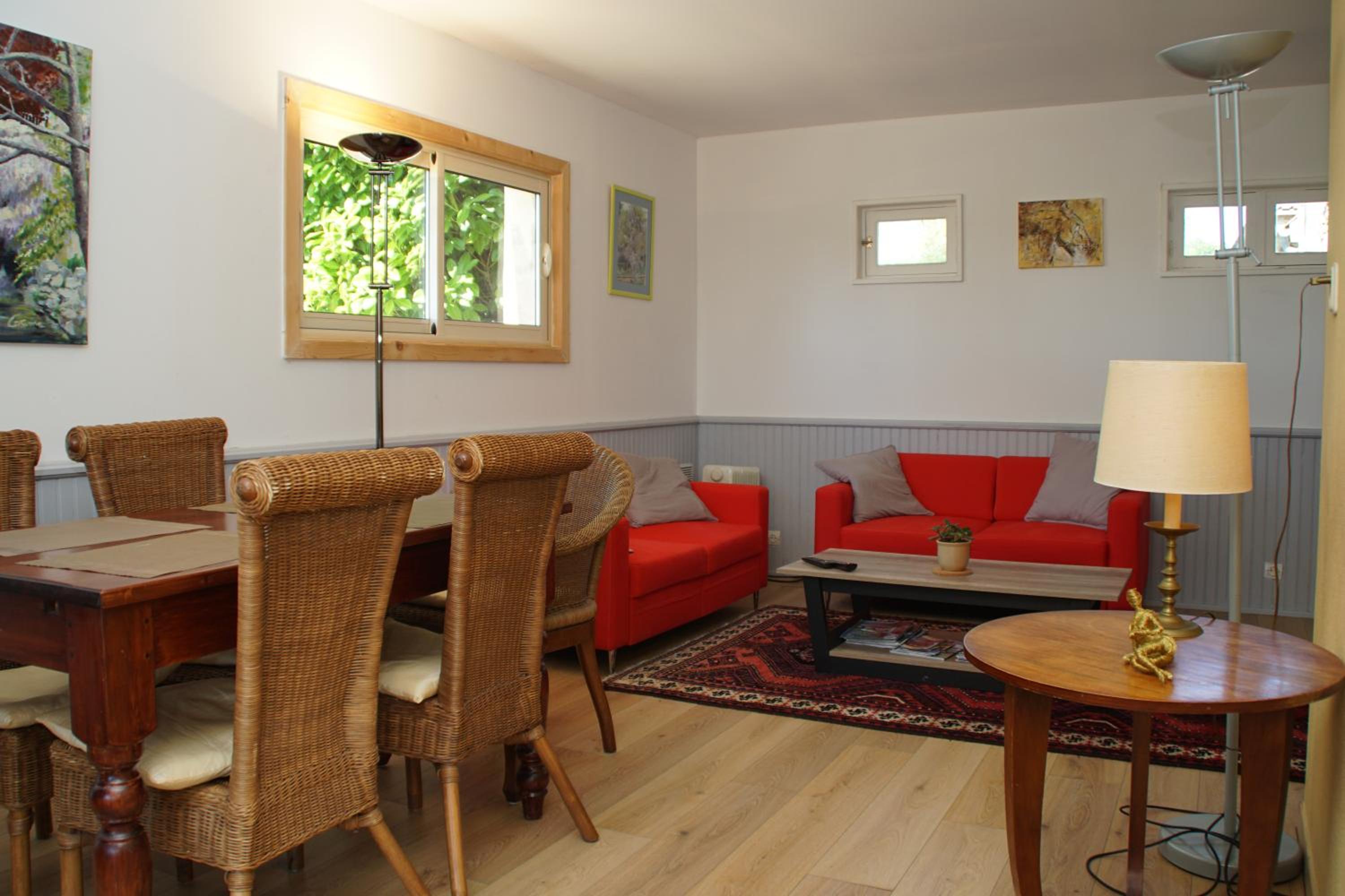 Two-Bedroom Cottage photo 2