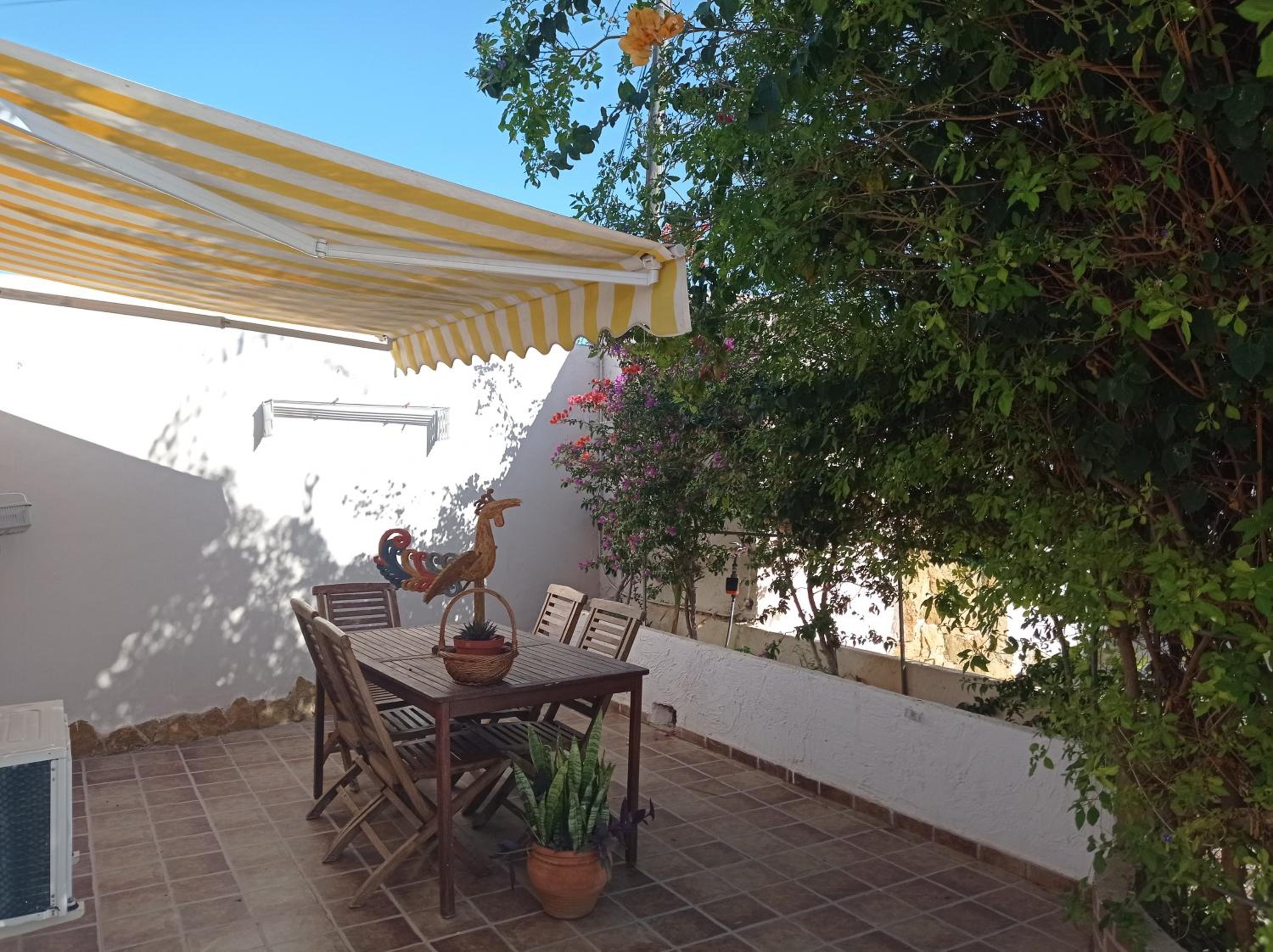 Apartment with Terrace - Photo 4