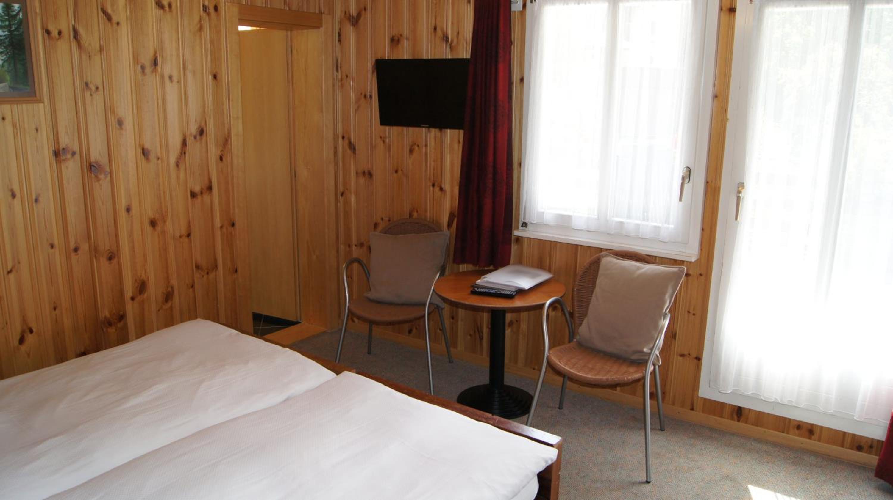 Double or Twin Room - Photo 12