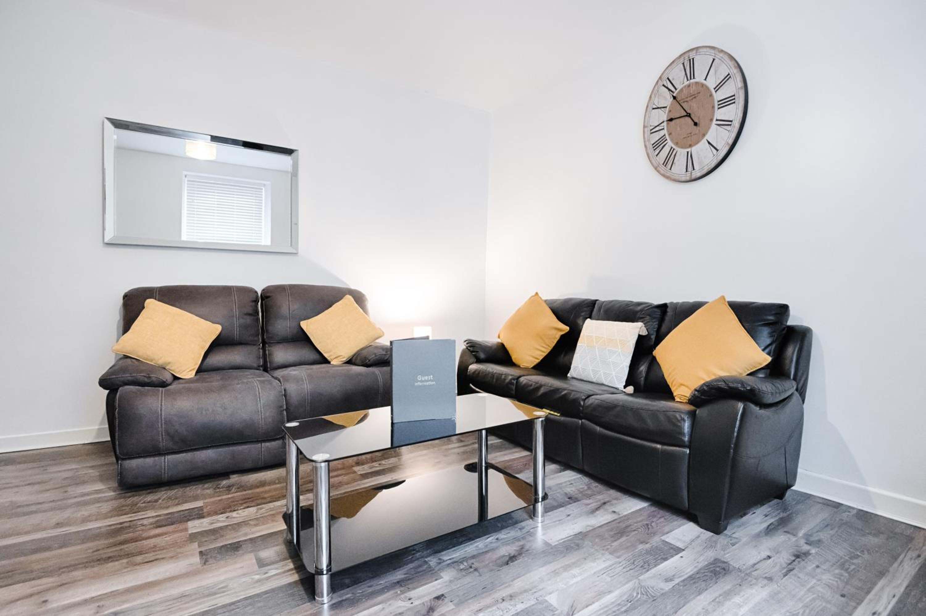 Apartment photo 1