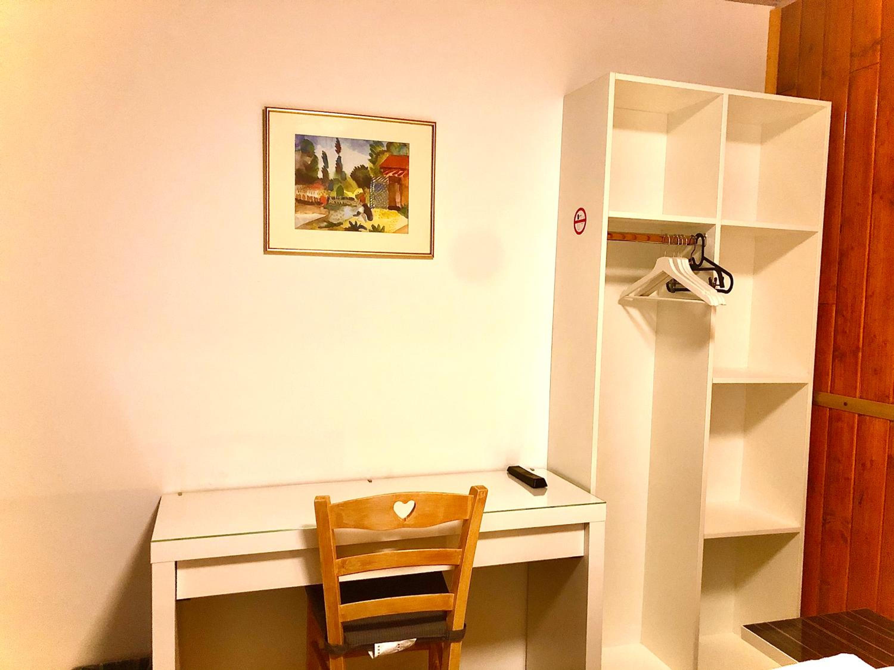Twin Room - Photo 1