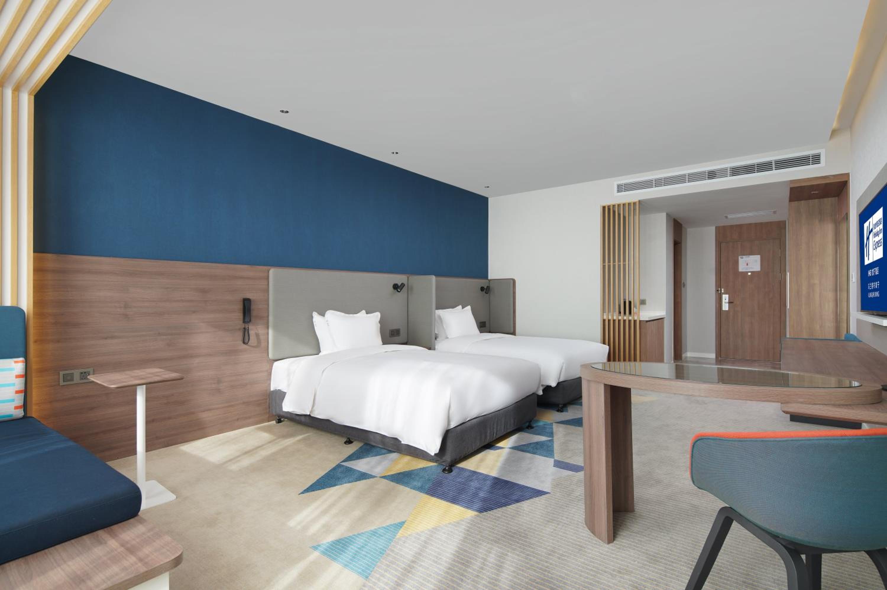 Standard Twin Room - Photo 2