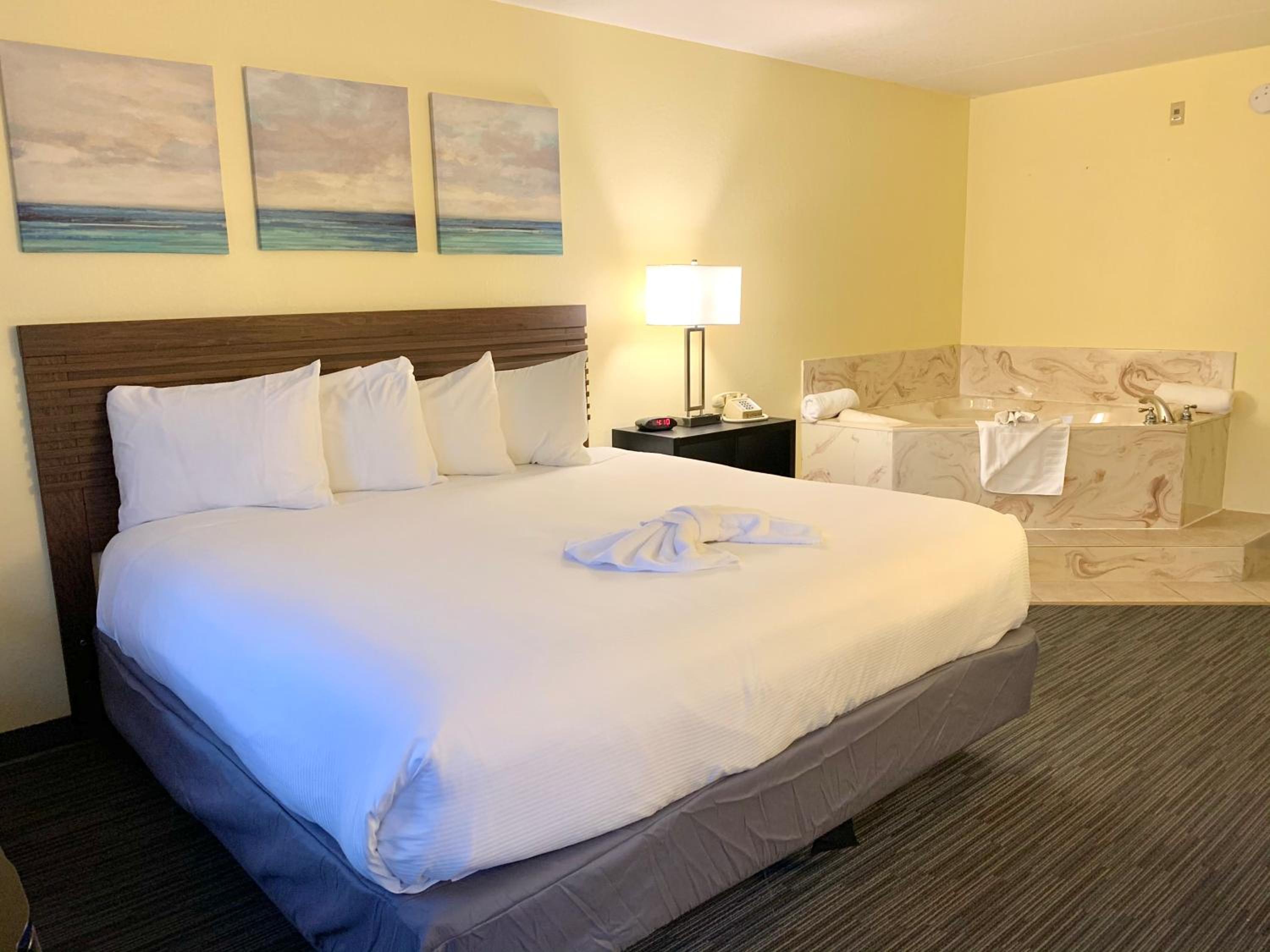 King Room with Hot Tub - Photo 1