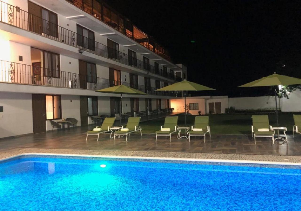Double Room with Pool View photo 2