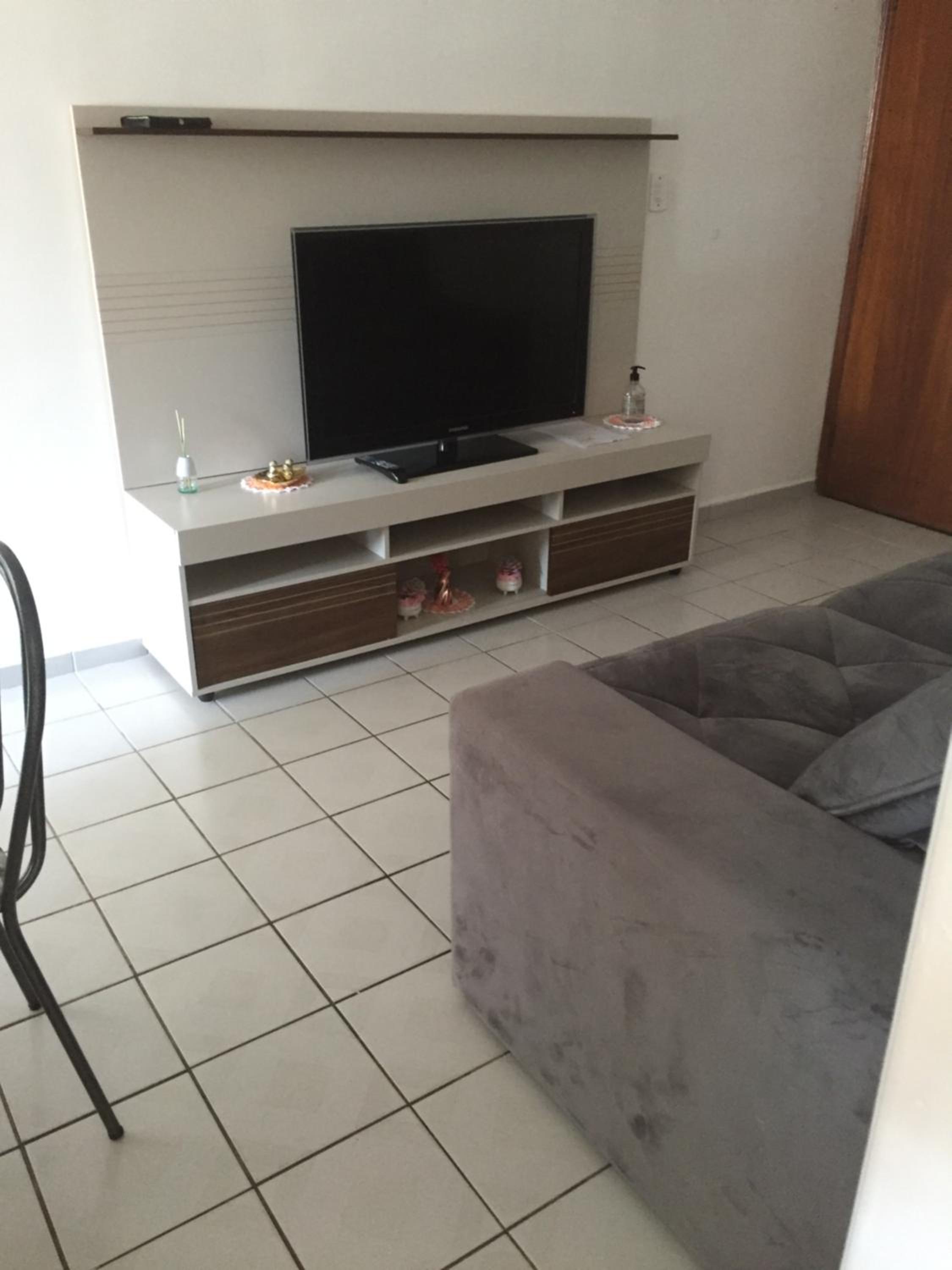 Two-Bedroom Apartment - Photo 2