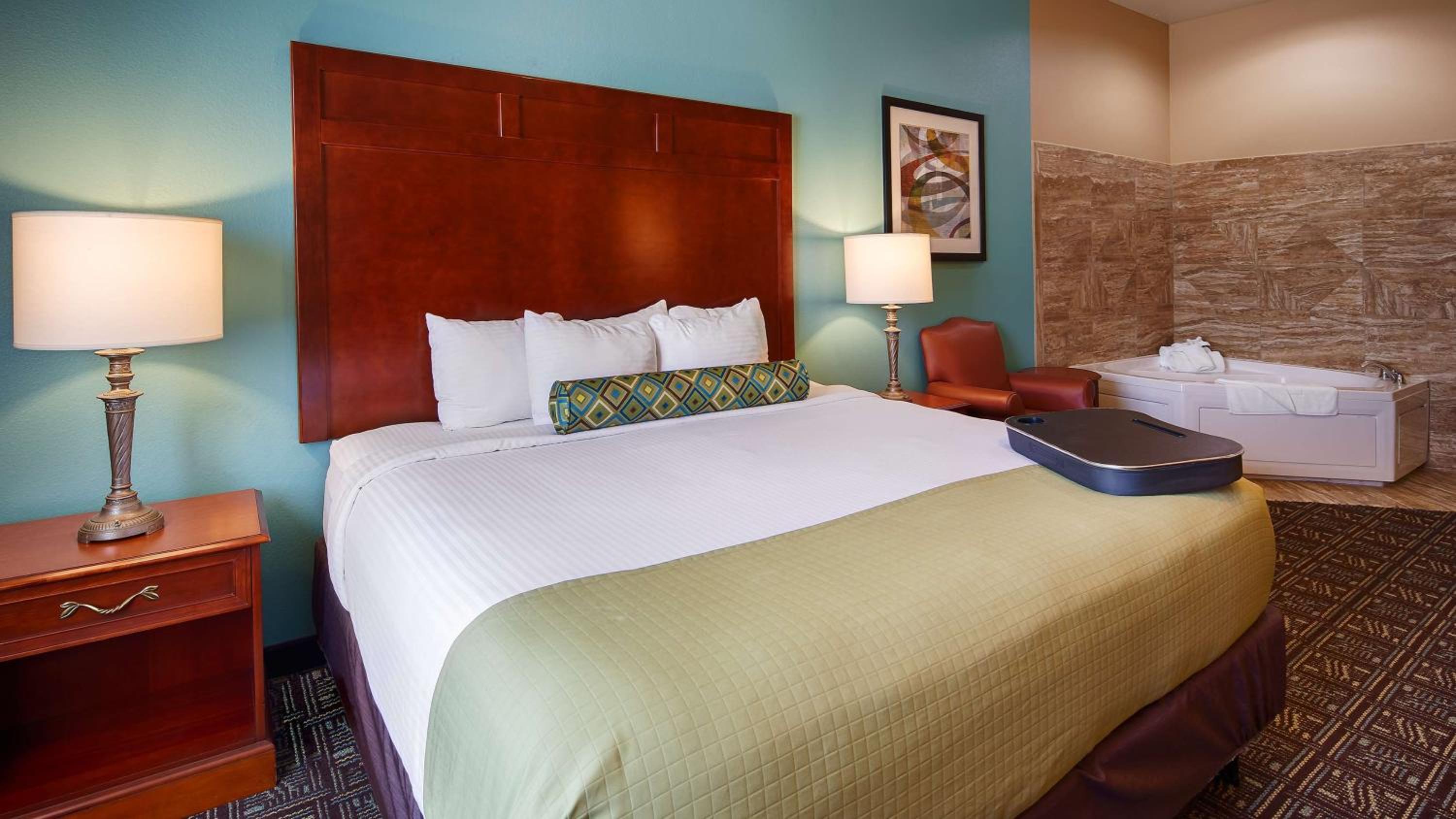 King Suite With Spa Bath - Disability Access