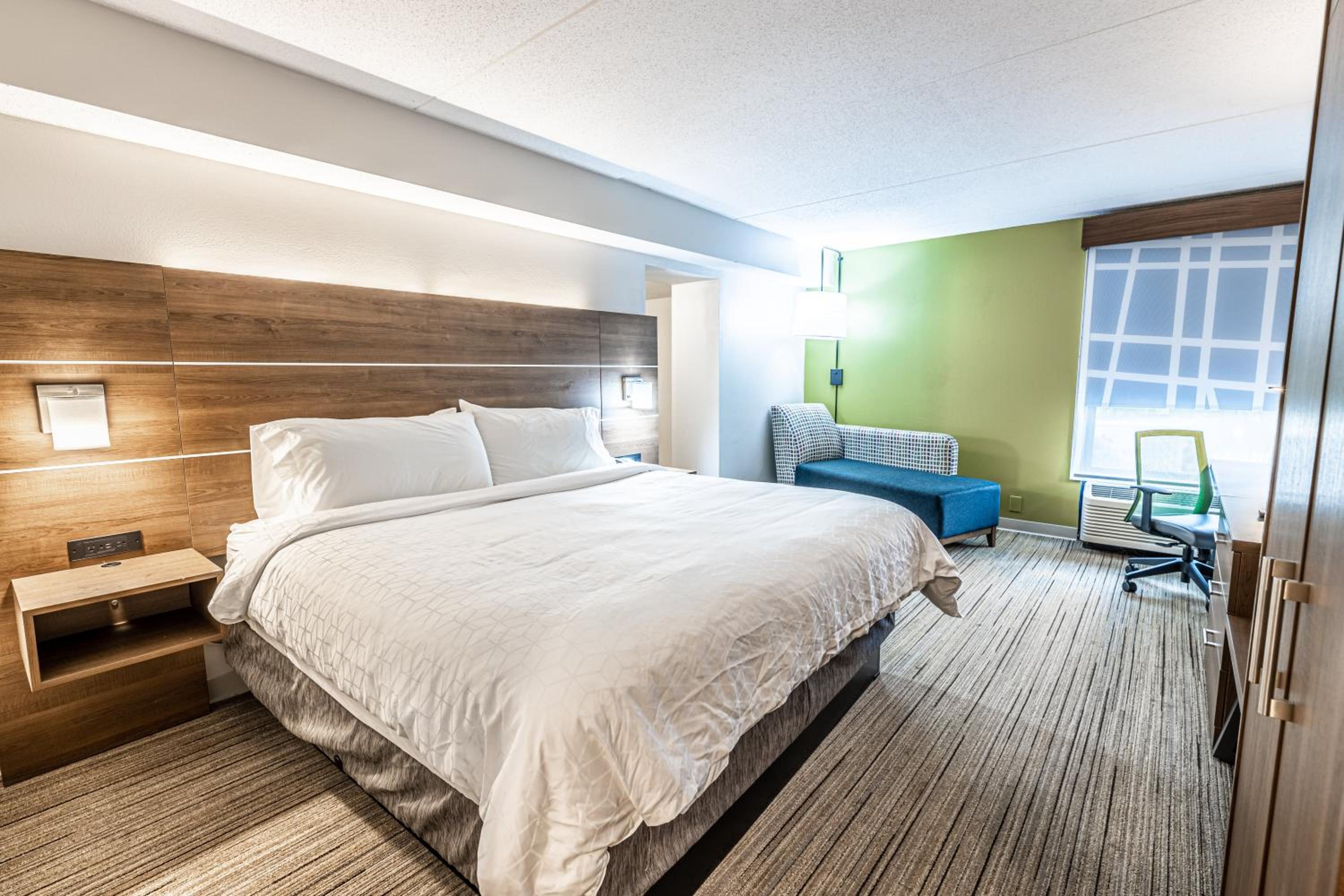 Executive King Room - Non-Smoking - Photo 3