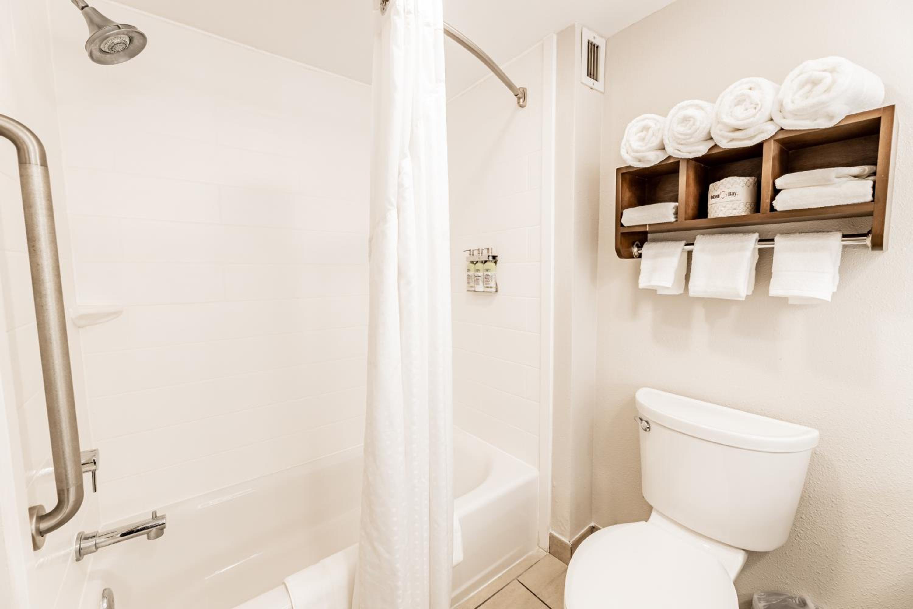 Deluxe King Room - Mobility Access - Photo 5