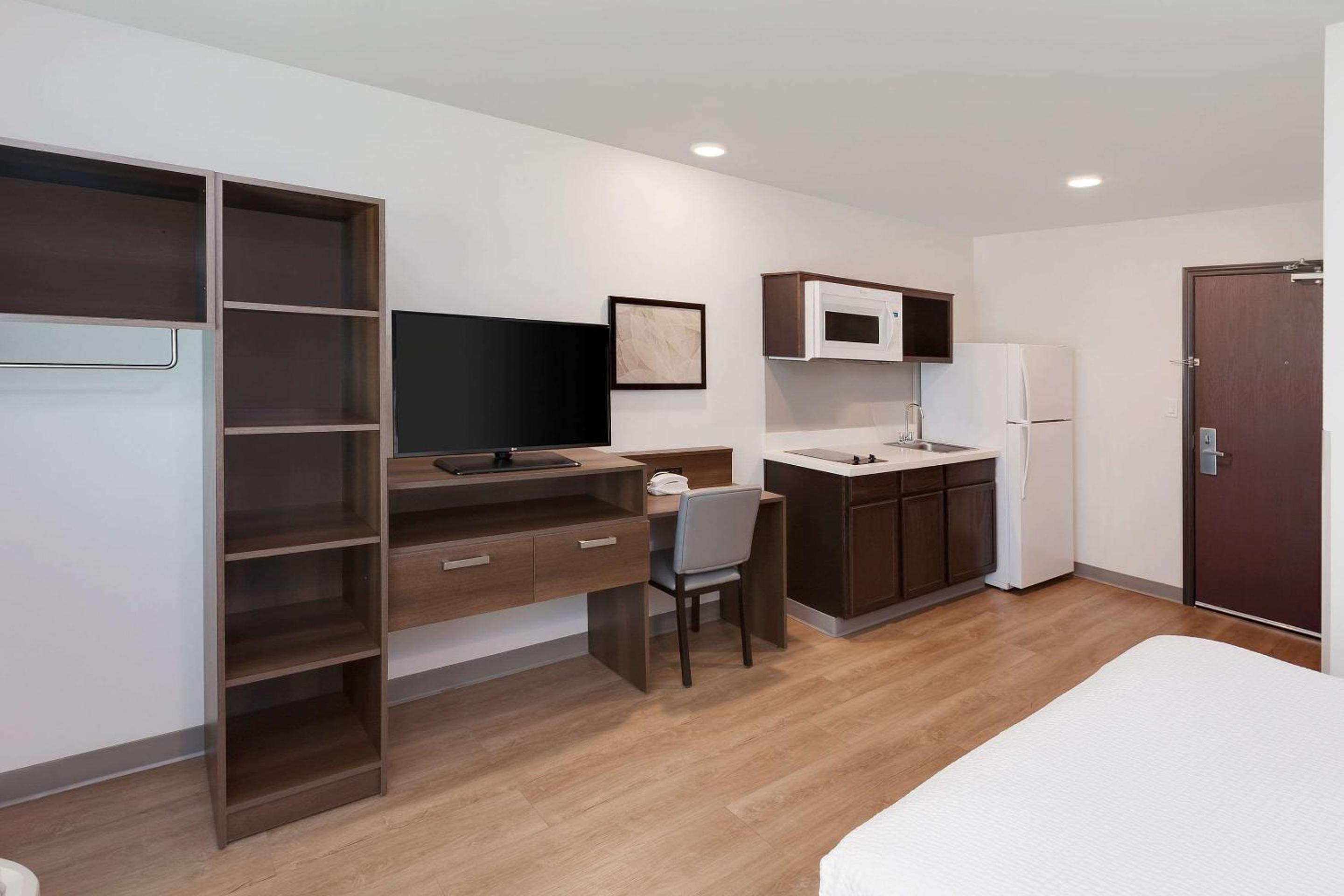 Standard Queen Room photo 2