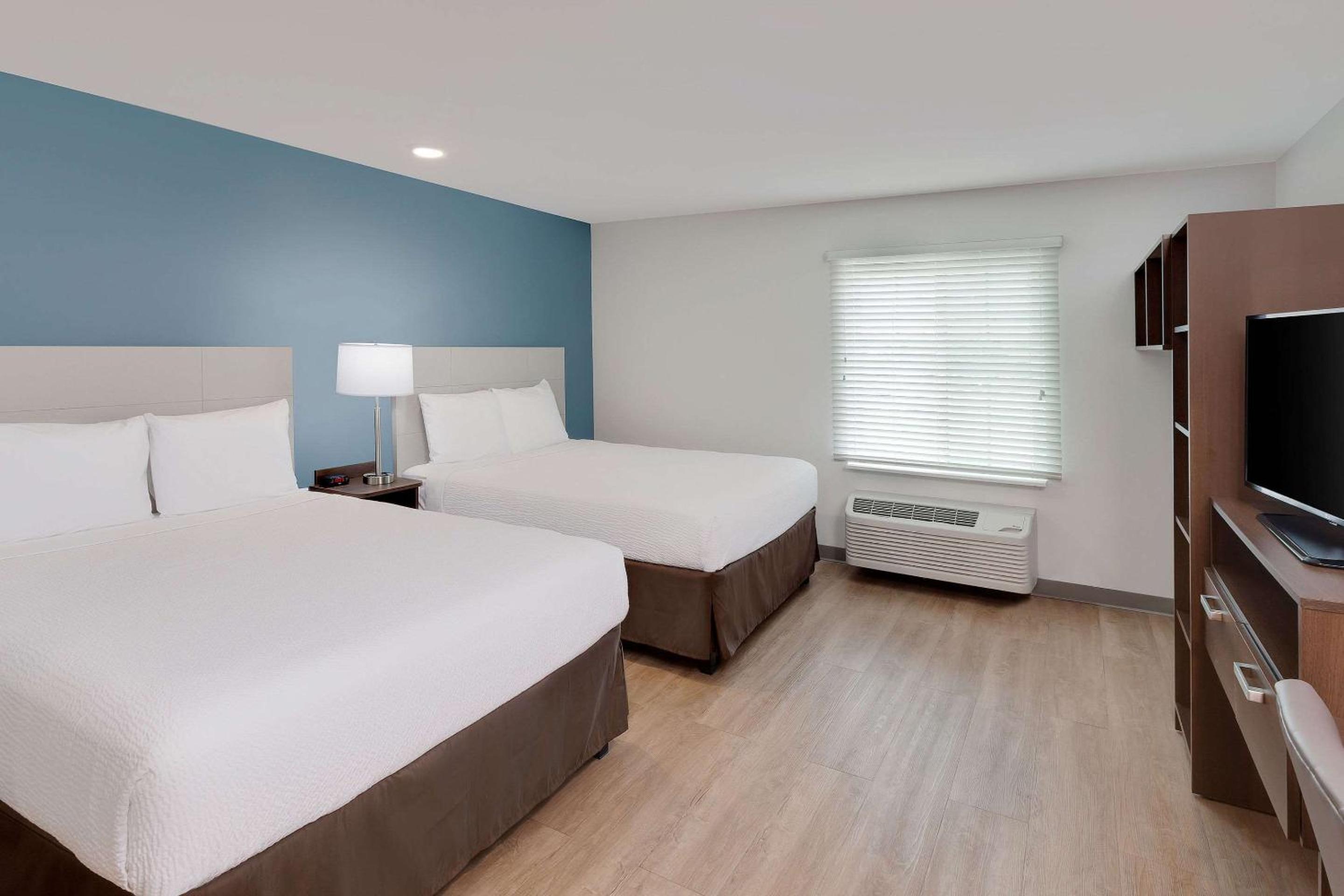 Standard Queen Room with Two Queen Beds - Non-Smoking photo 1