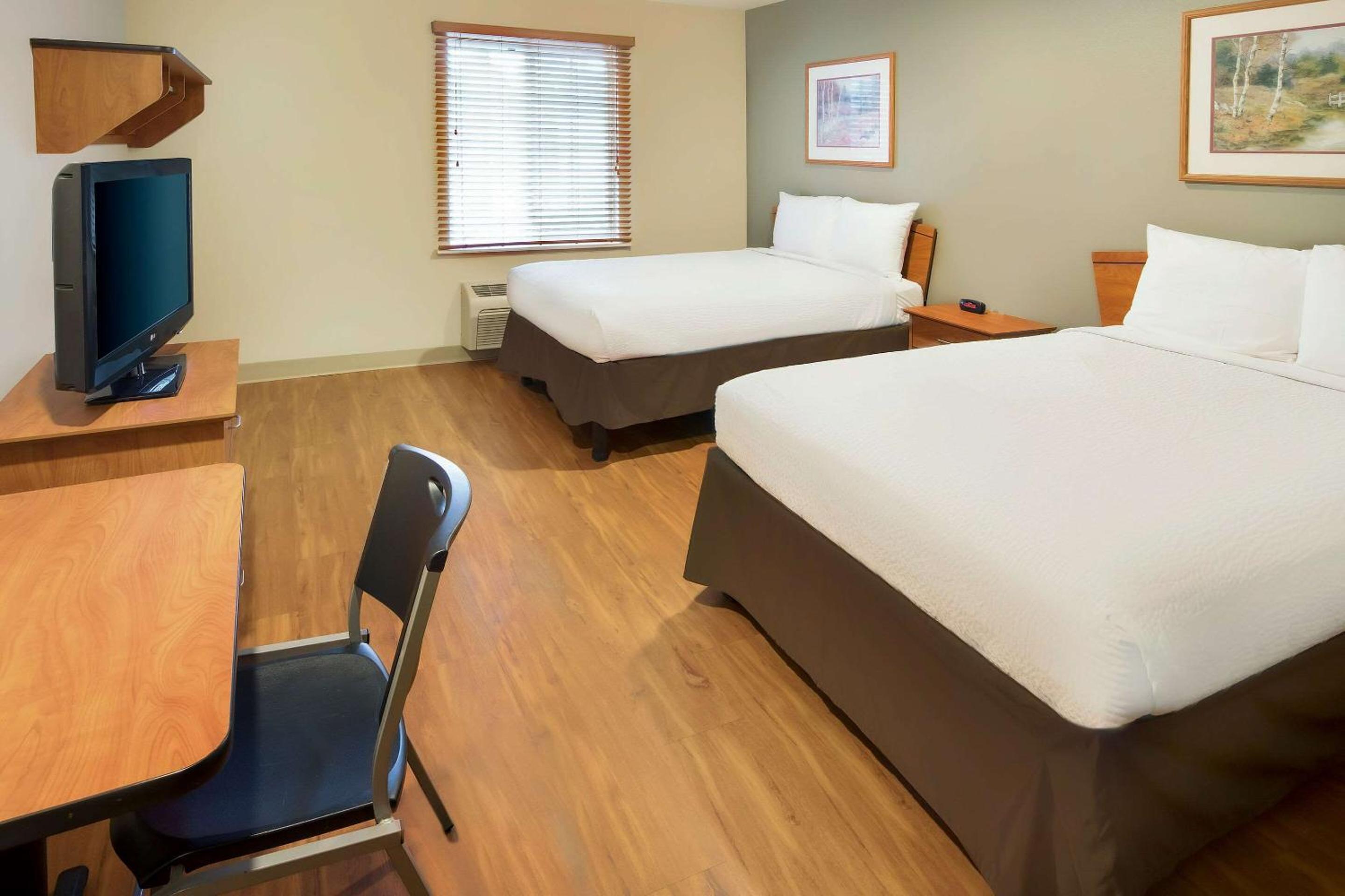 Double Room with Two Double Beds - Smoking photo 3