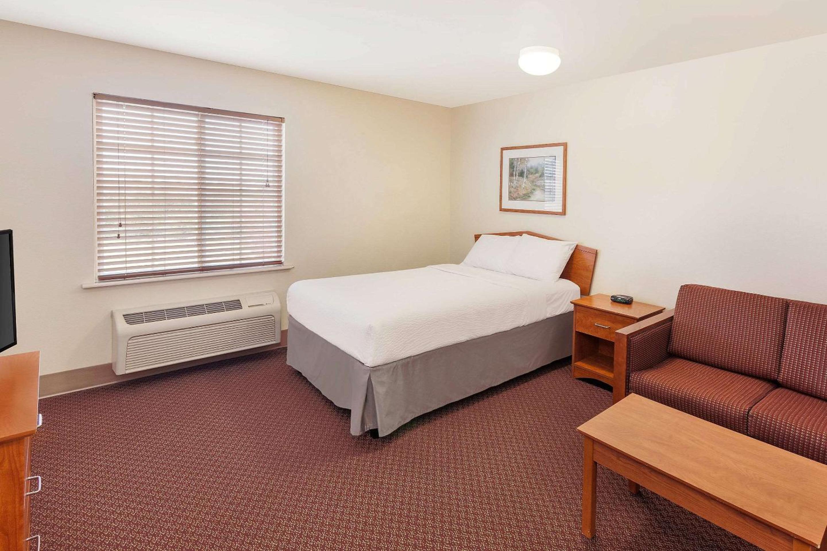 Standard Double Room with Tub - Disability Access/Non-Smoking photo 1