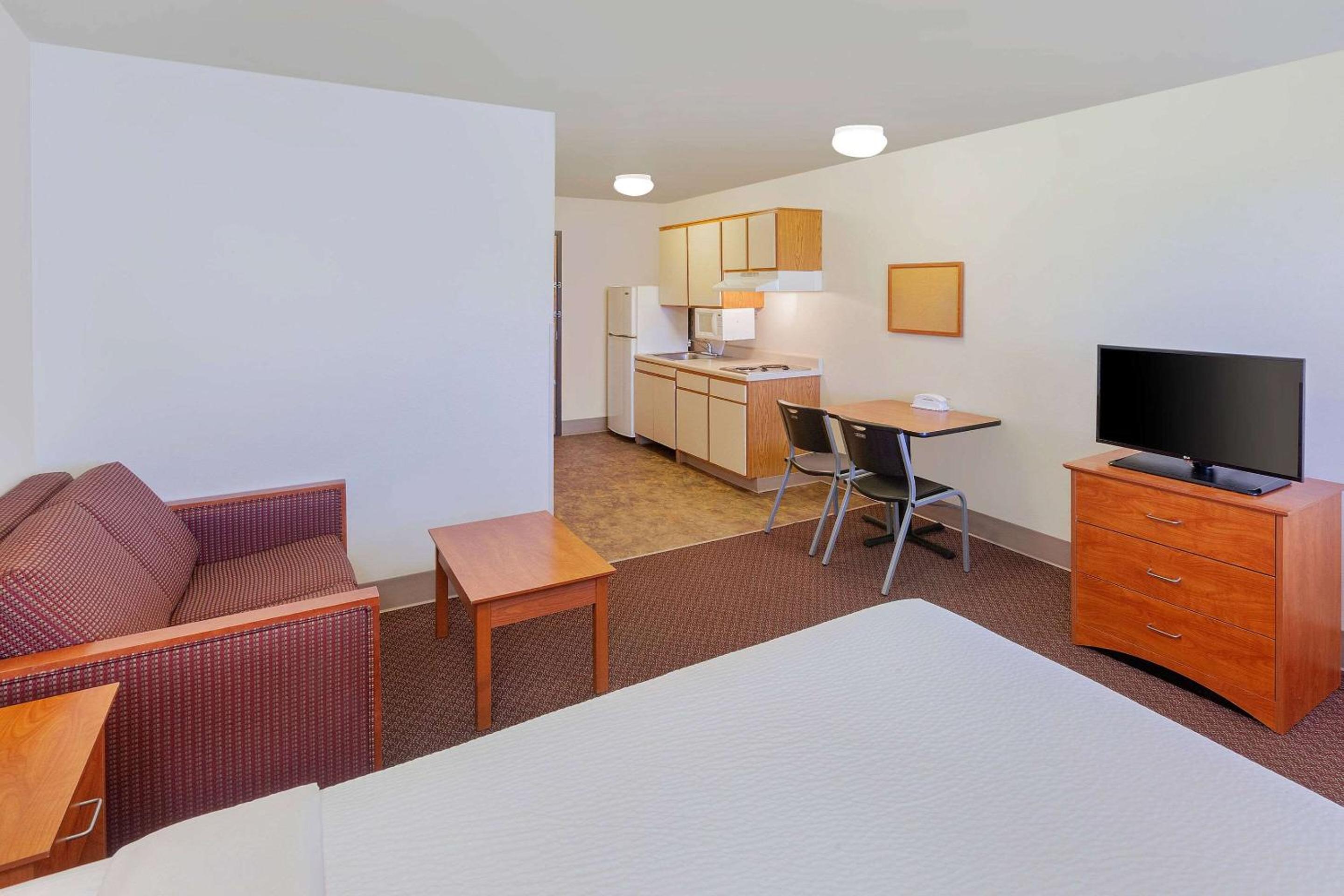 Standard Double Room with Tub - Disability Access/Non-Smoking photo 3