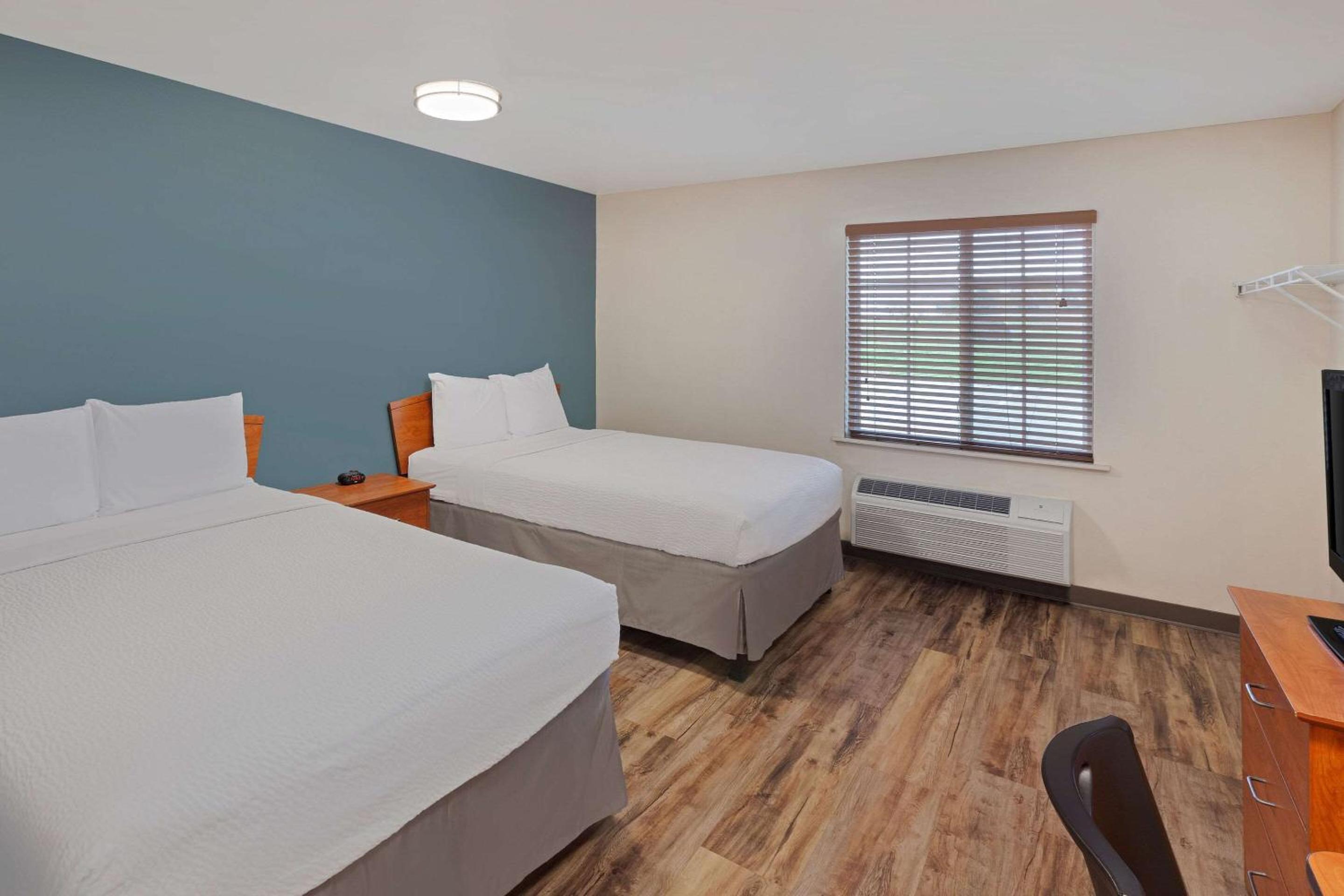 Double Room with Two Double Beds - Smoking photo 1