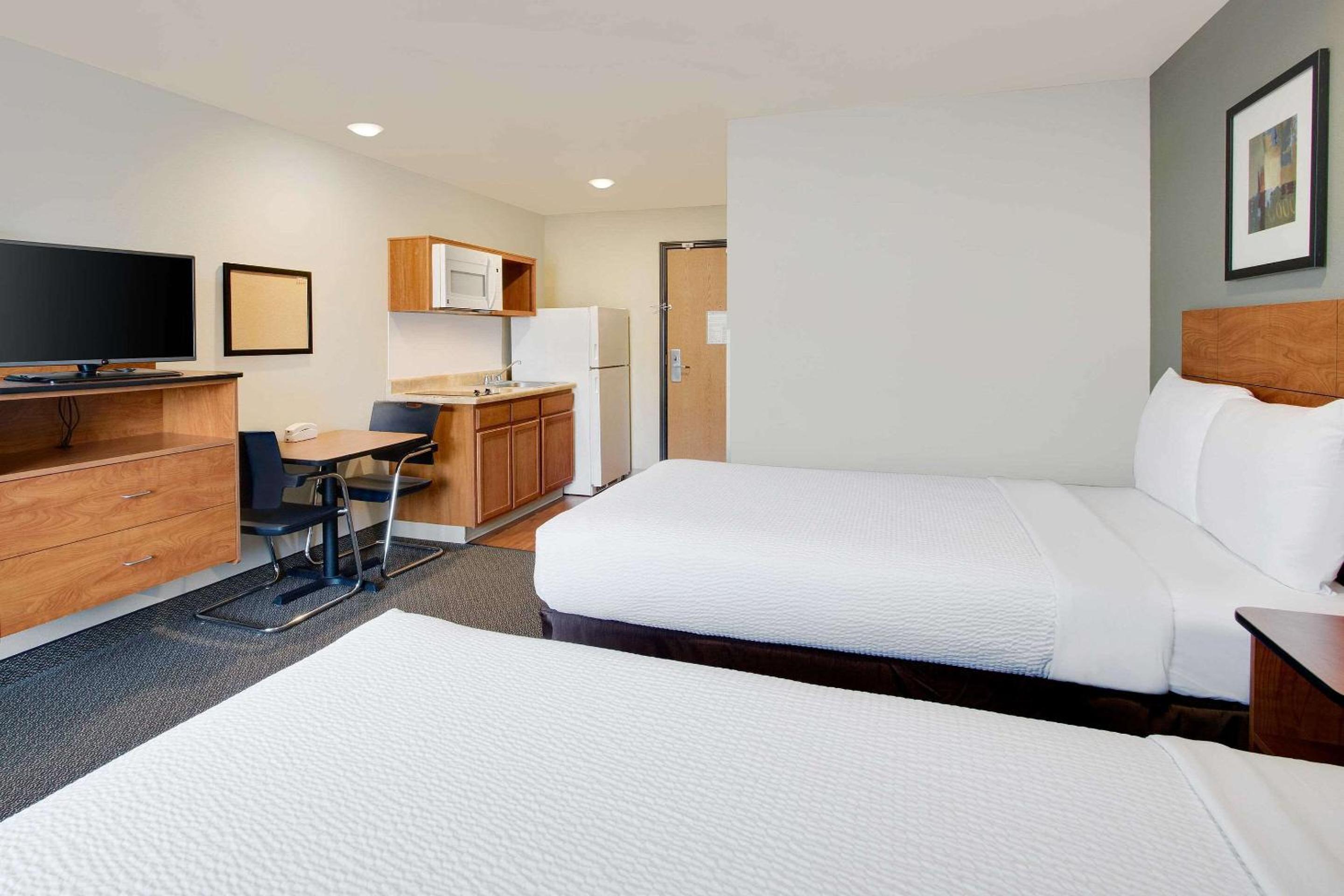 Double Room with Two Double Beds - Smoking