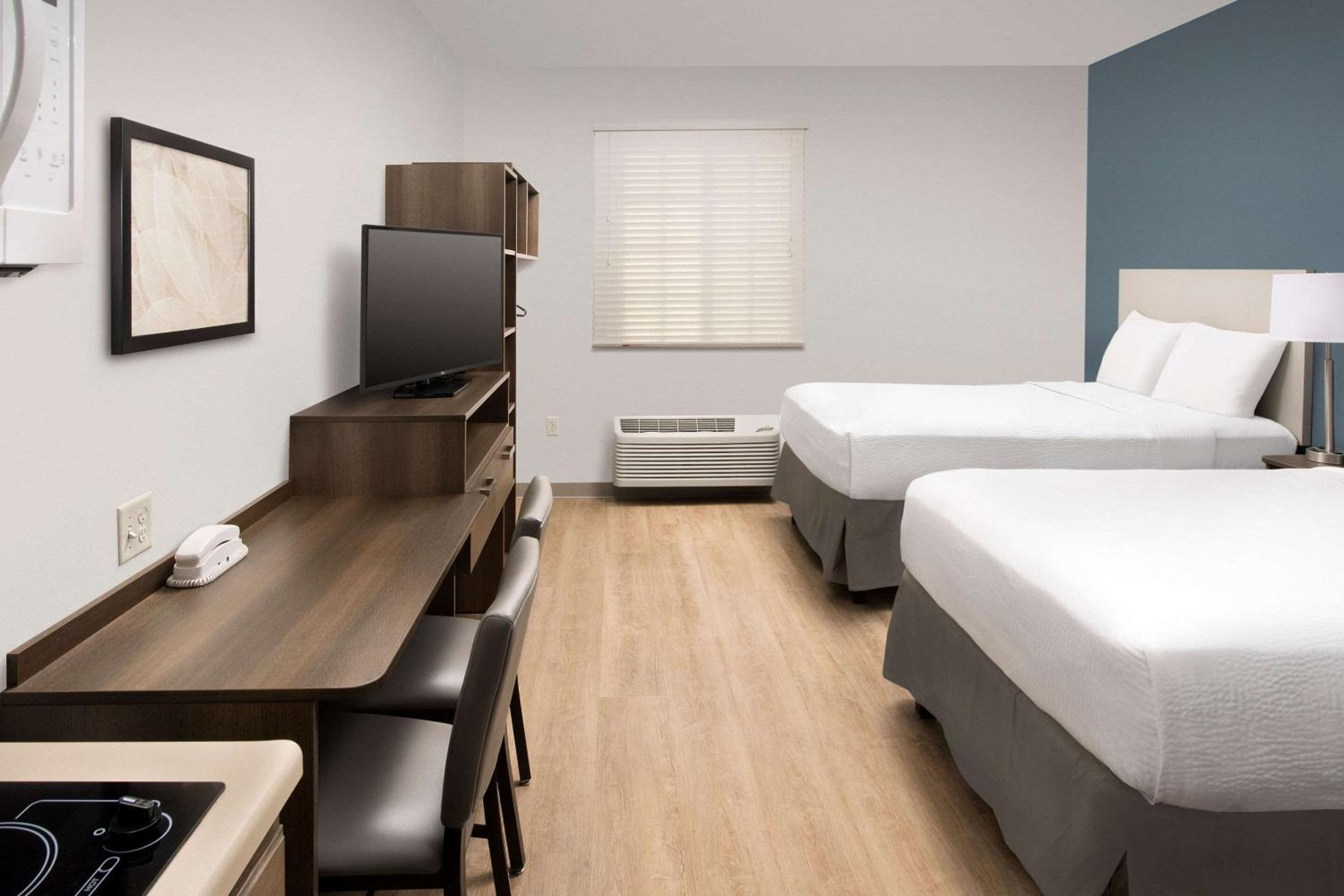 Queen Room with Two Queen Beds - Accessible/Non-Smoking photo 2