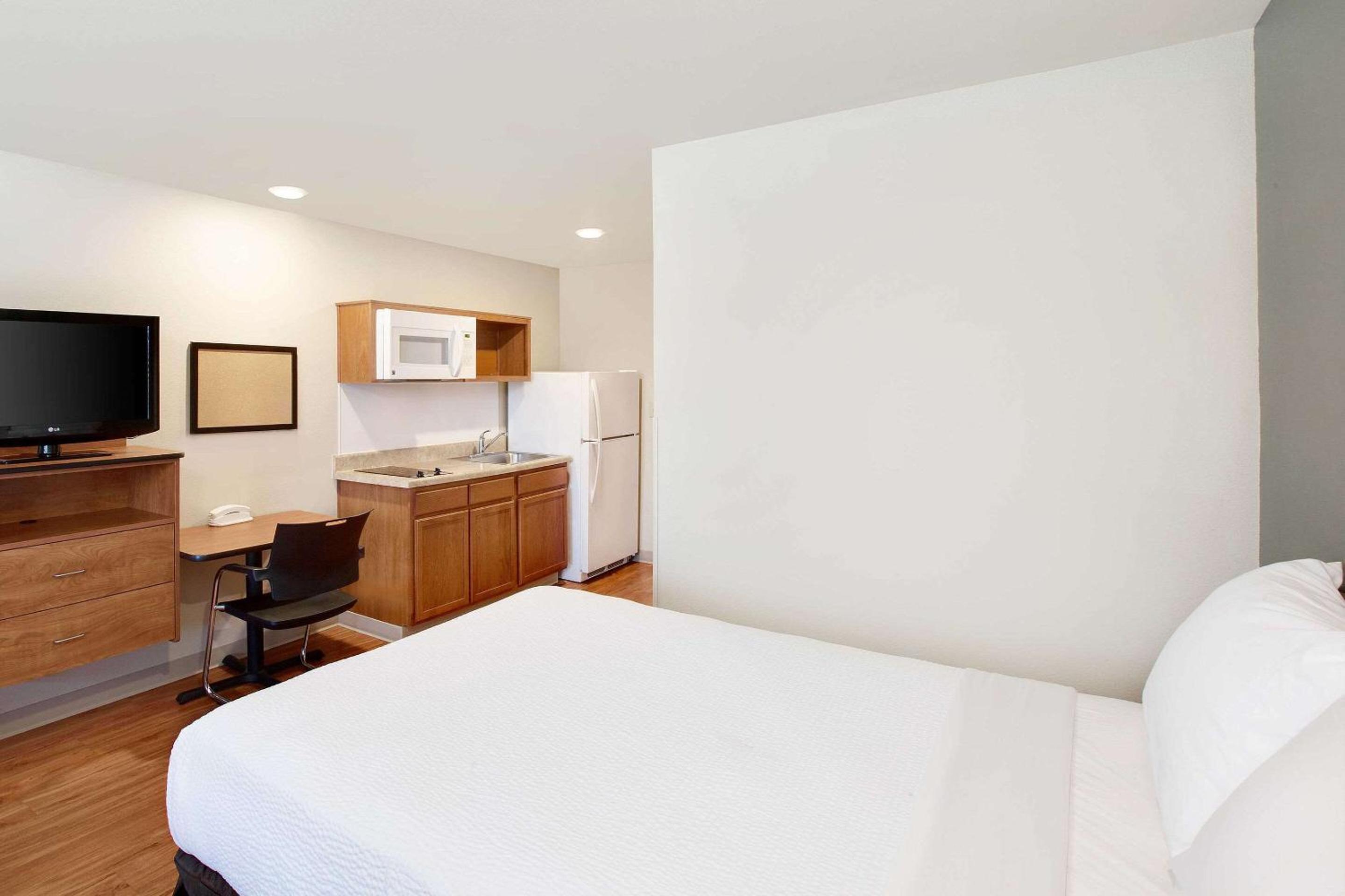 Standard Double Room - Non-Smoking photo 2