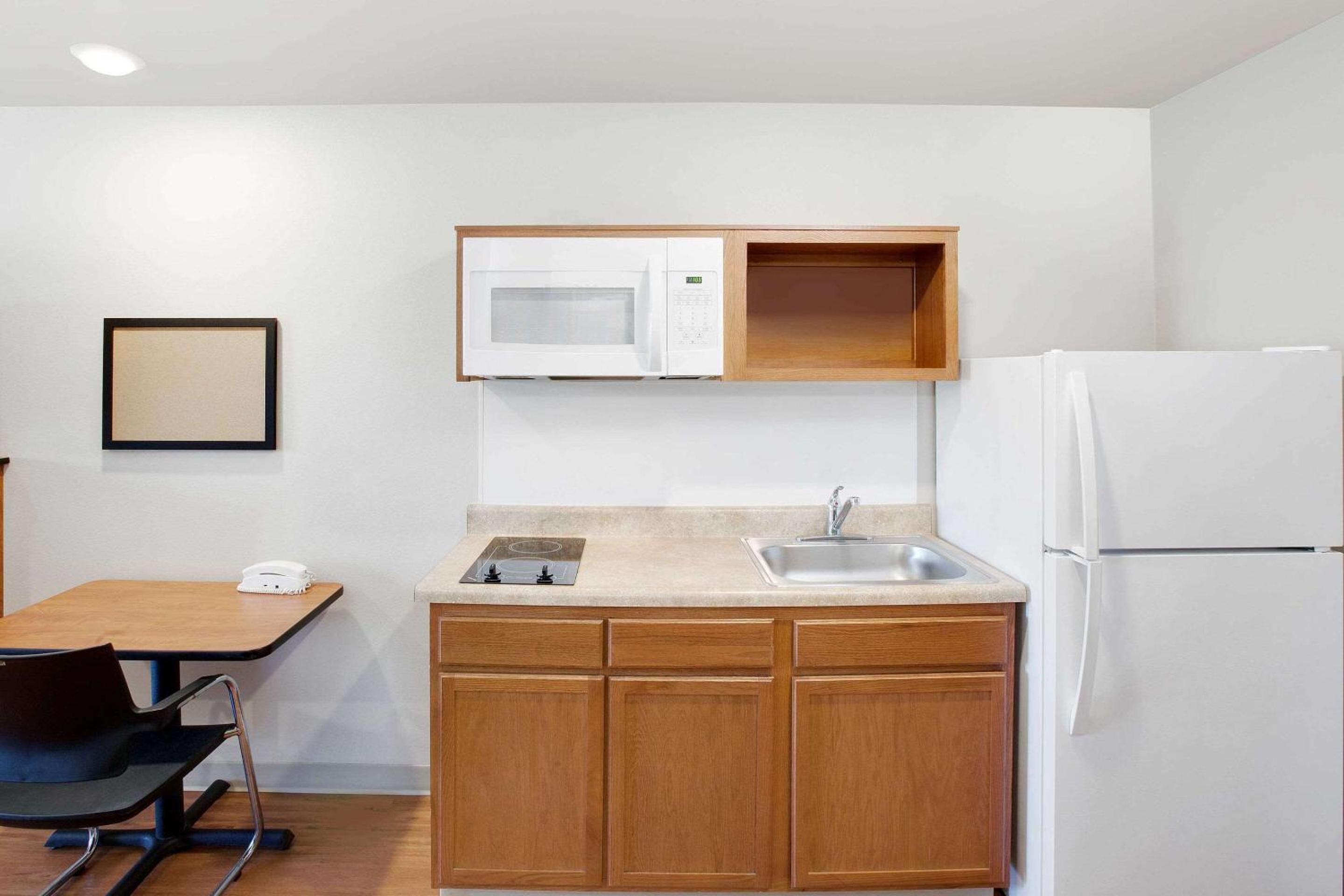 Double Room with Two Double Beds - Accessible/Non-Smoking photo 3