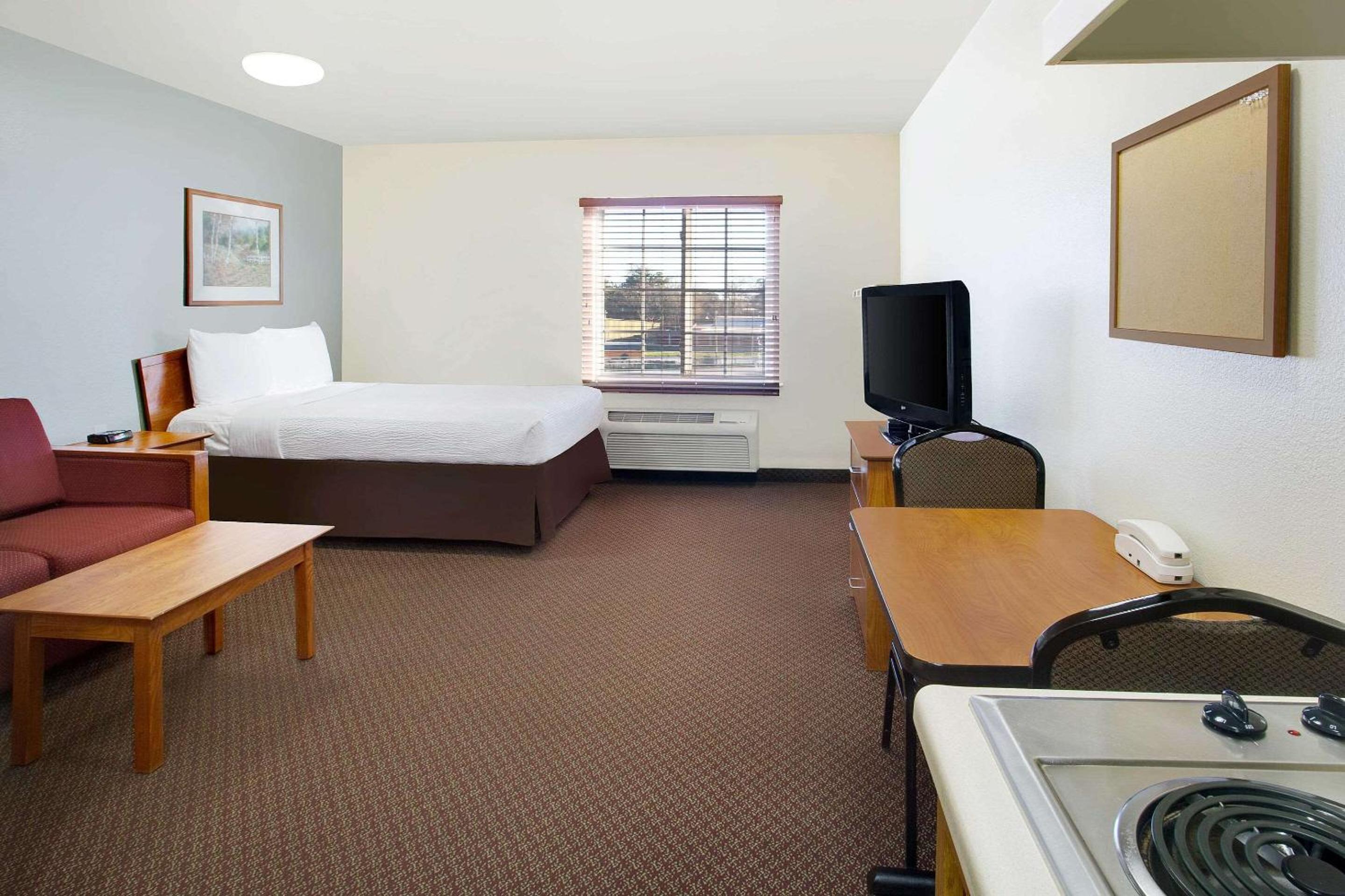 Efficiency Queen Room with Sofa Bed - Accessible/Non-Smoking photo 1