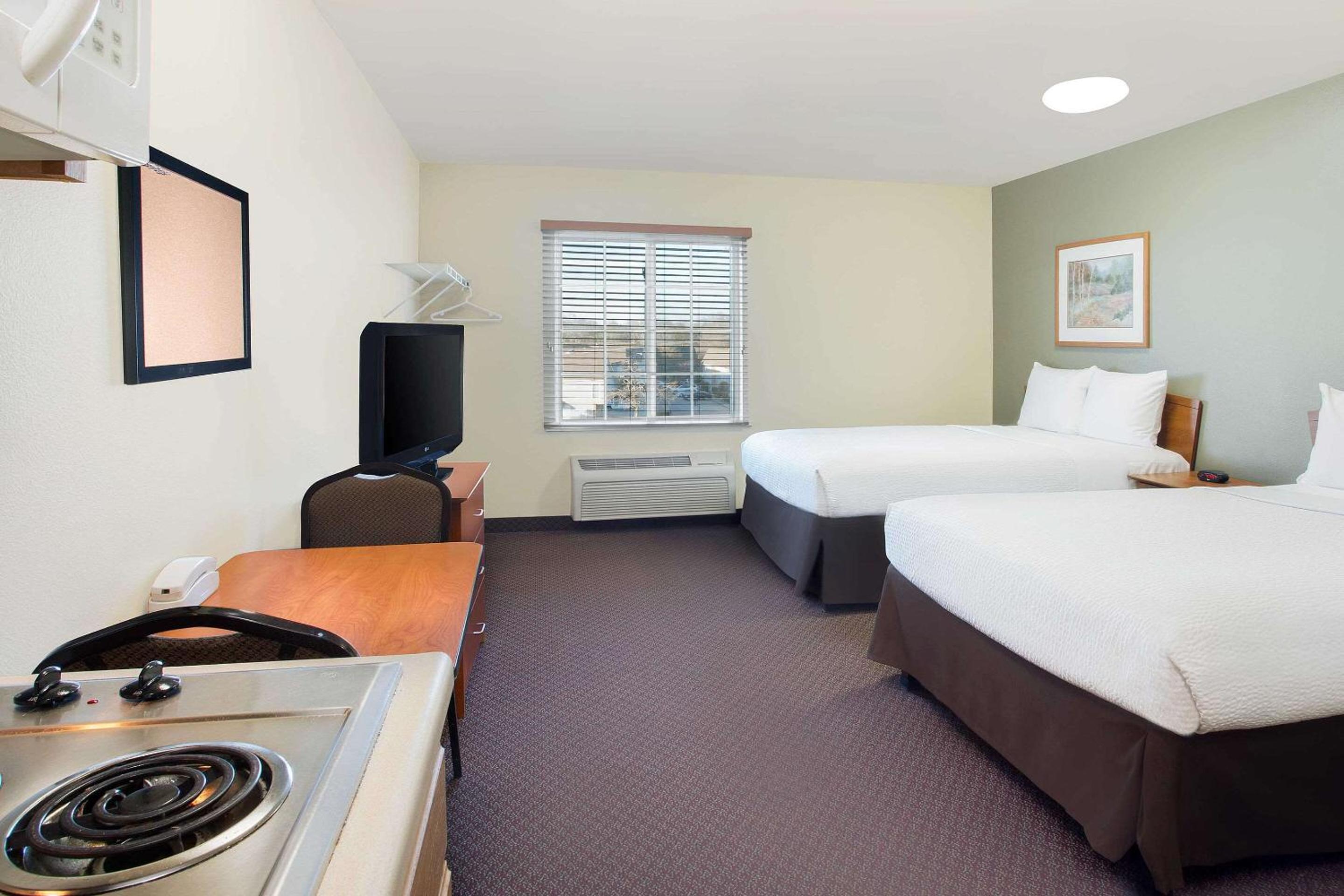 Efficiency Room with Two Queen Beds and Kitchen - Smoking photo 1