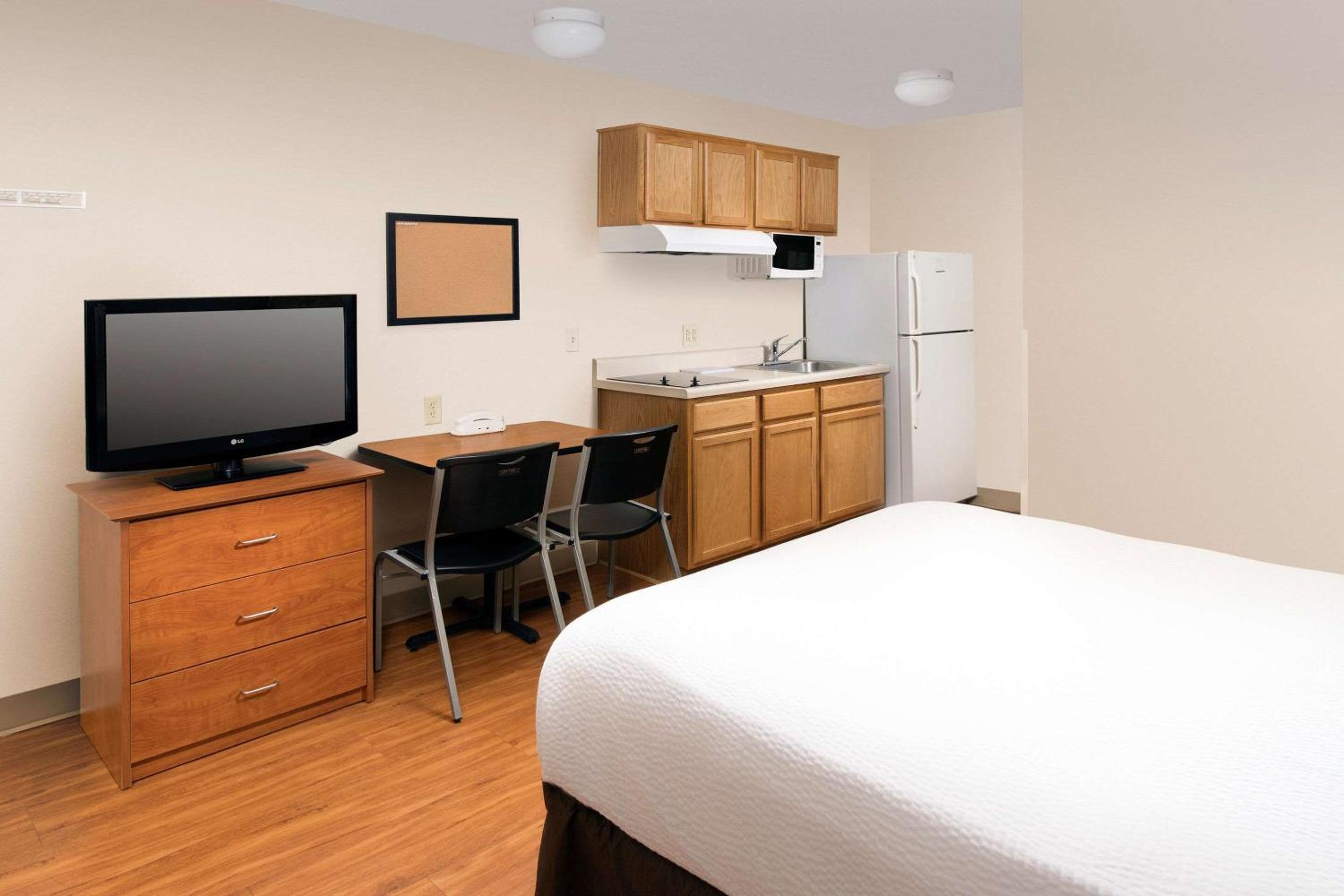 Queen Room - Disability Access/Smoking