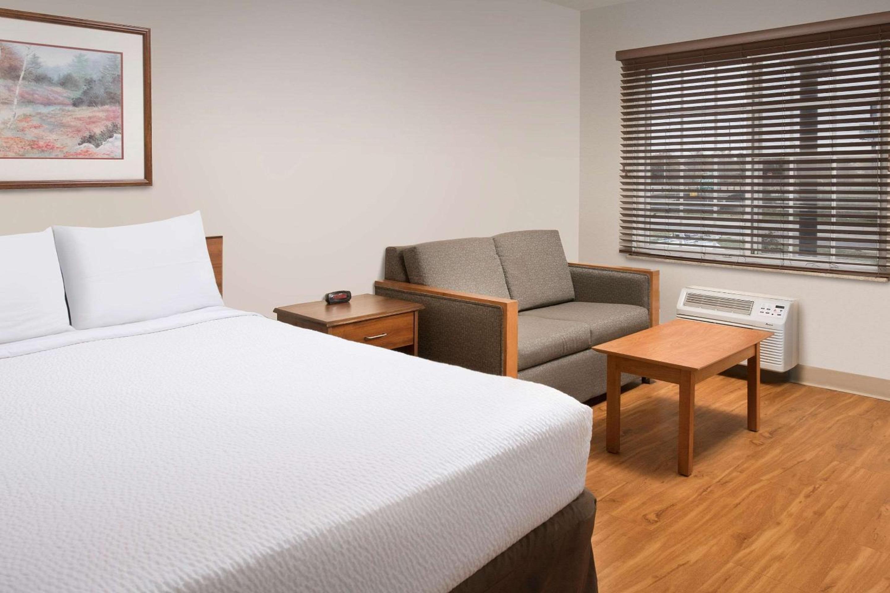 Standard Double Room With Sofa Bed - Smoking photo 1