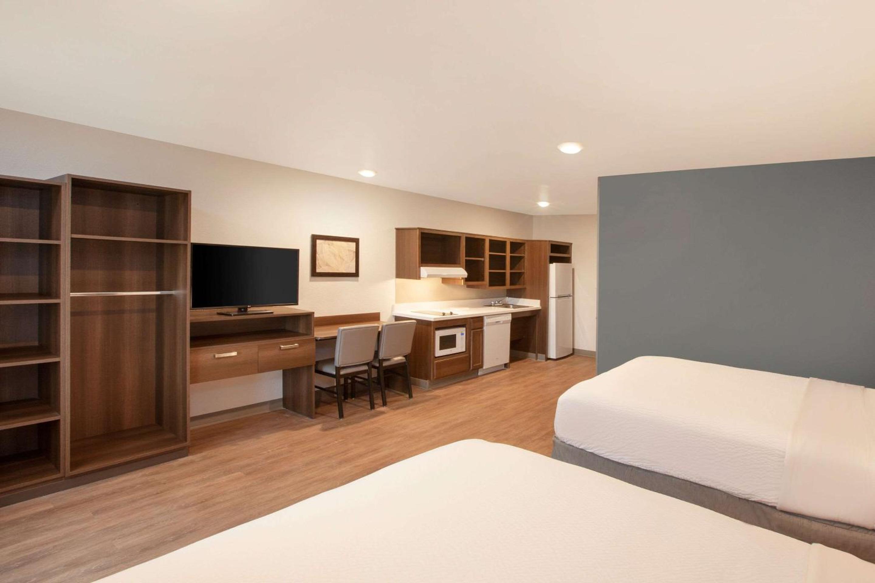 Standard Queen Room with Two Queen Beds - Non-Smoking