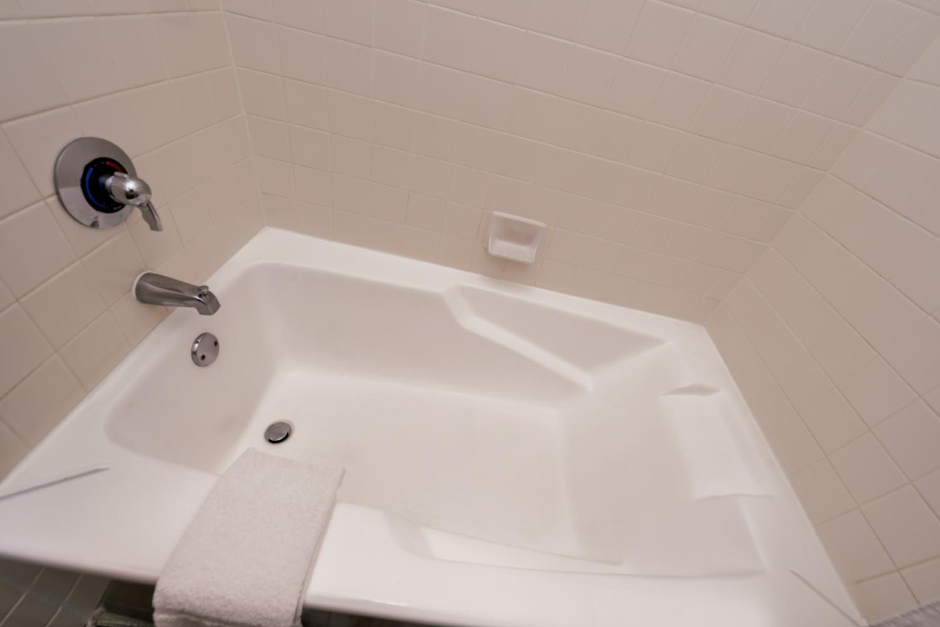 One-Bedroom King Suite - Non-Smoking - Photo 2